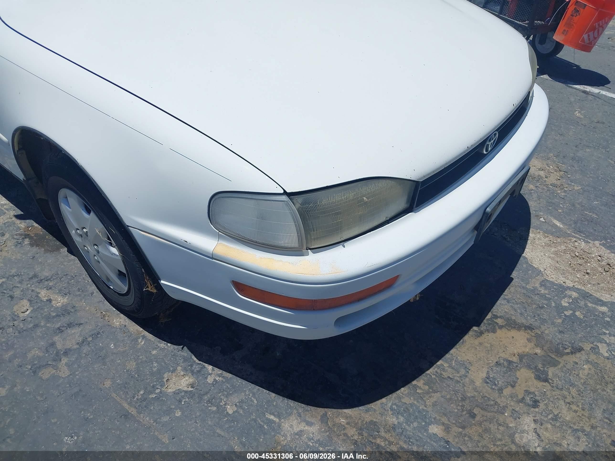 1992 Toyota Camry Le White vin: JT2SK12E6N0054713