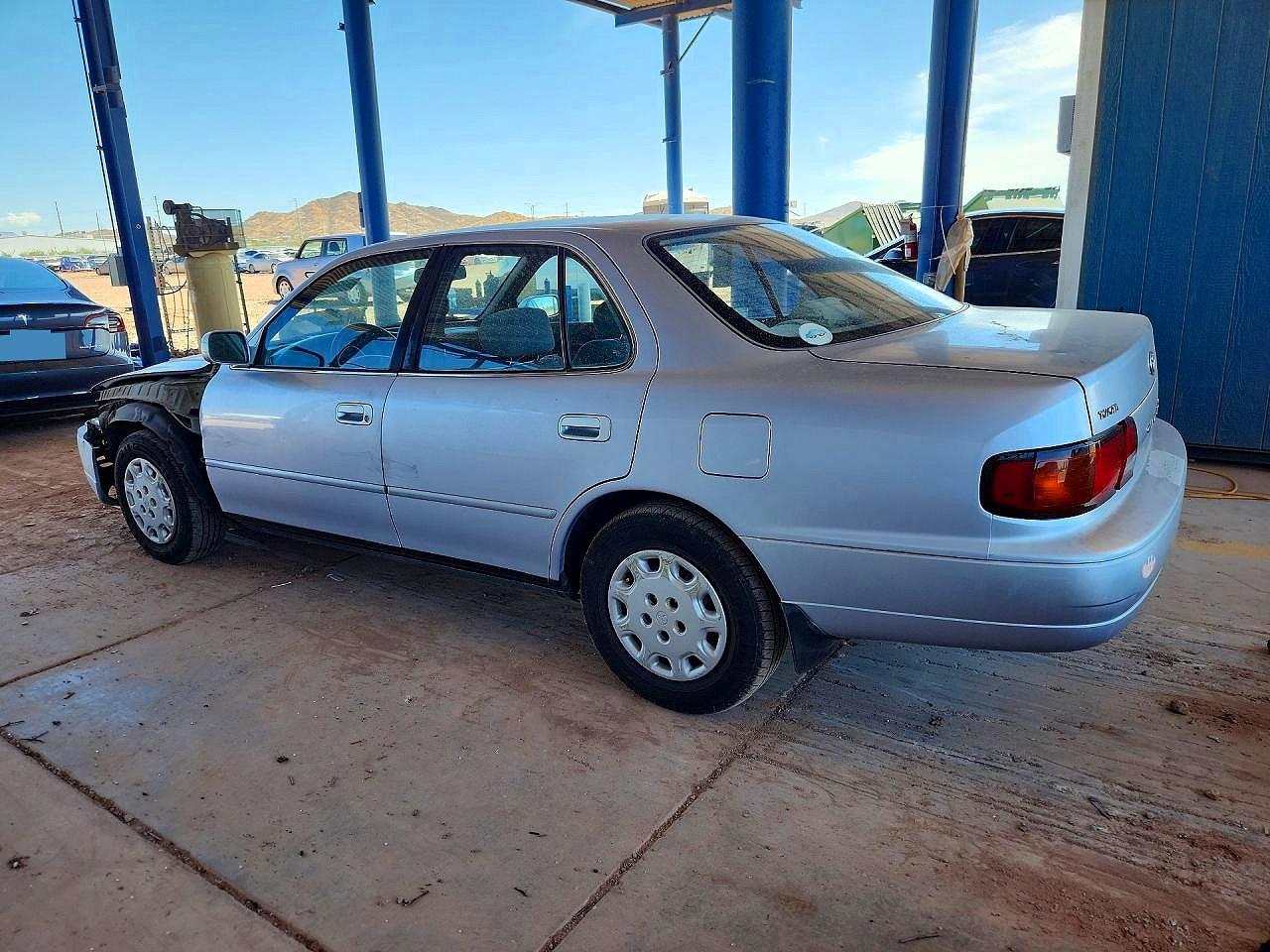 1995 Toyota Camry Le Silver vin: JT2SK12E6S0287969