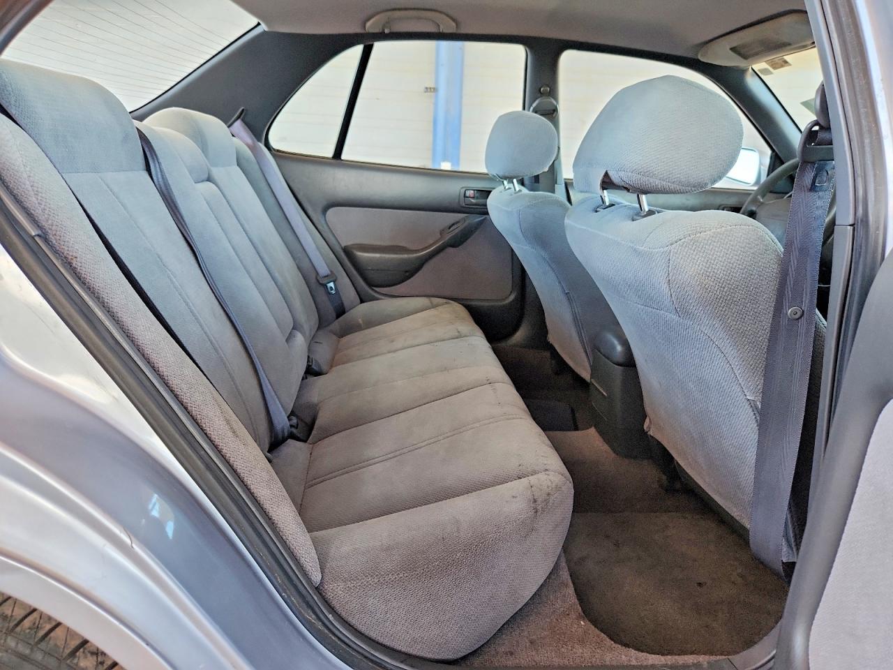 1995 Toyota Camry Le Silver vin: JT2SK12E6S0287969