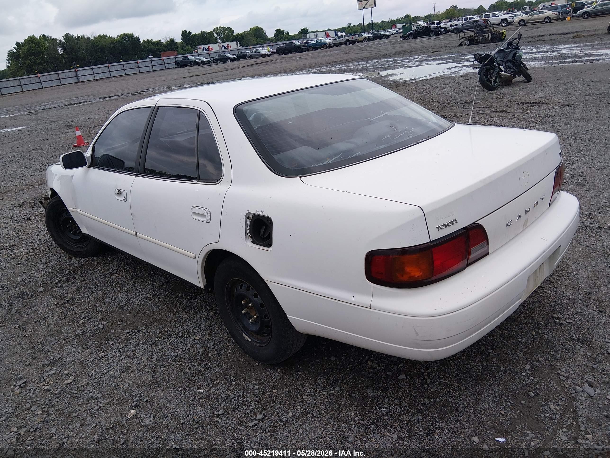 1995 Toyota Camry Le White vin: JT2SK12E7S0323006