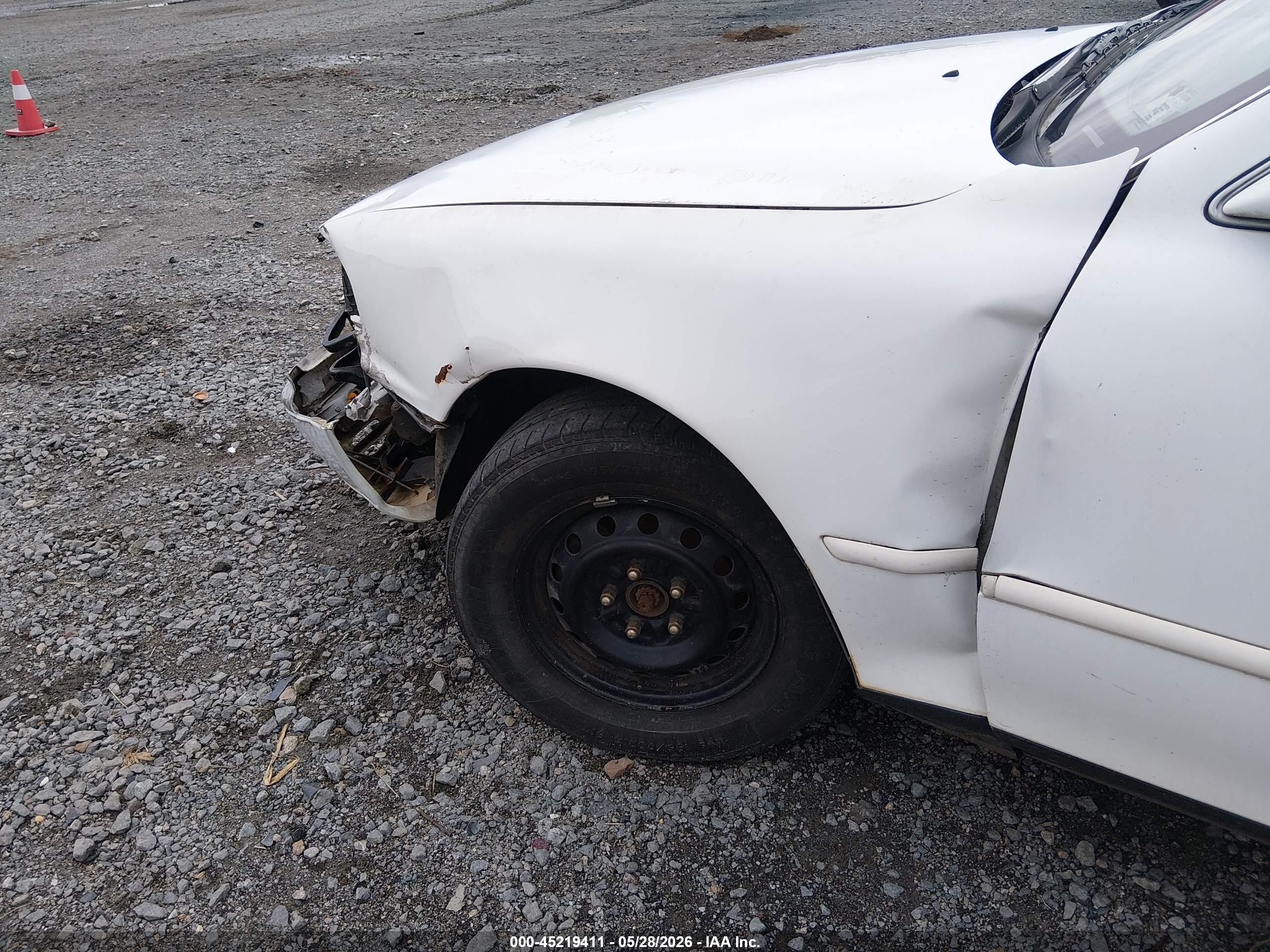1995 Toyota Camry Le White vin: JT2SK12E7S0323006