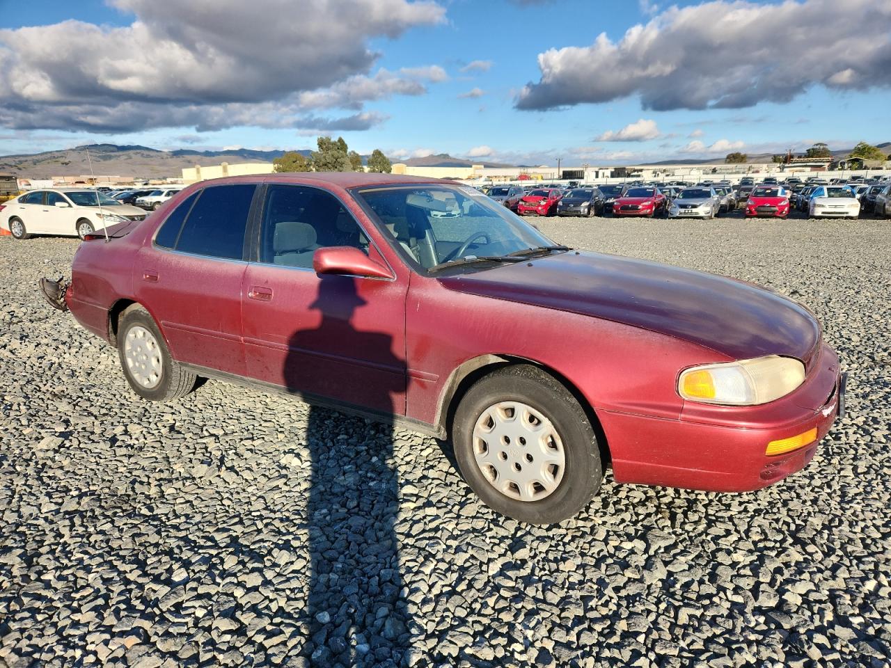 1995 Toyota Camry Le Maroon vin: JT2SK12E8S0319062