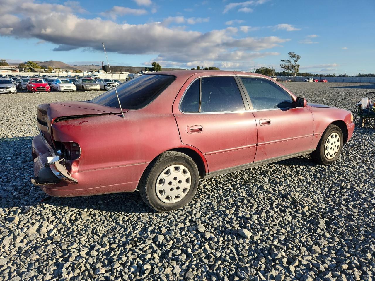 1995 Toyota Camry Le Maroon vin: JT2SK12E8S0319062