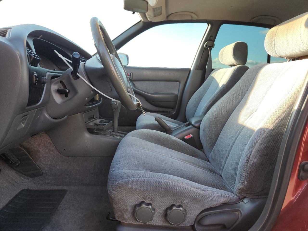1995 Toyota Camry Le Maroon vin: JT2SK12E8S0319062