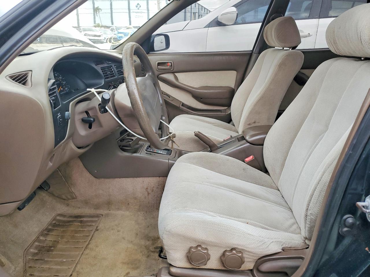 1995 Toyota Camry Le Green vin: JT2SK12E8S0330028
