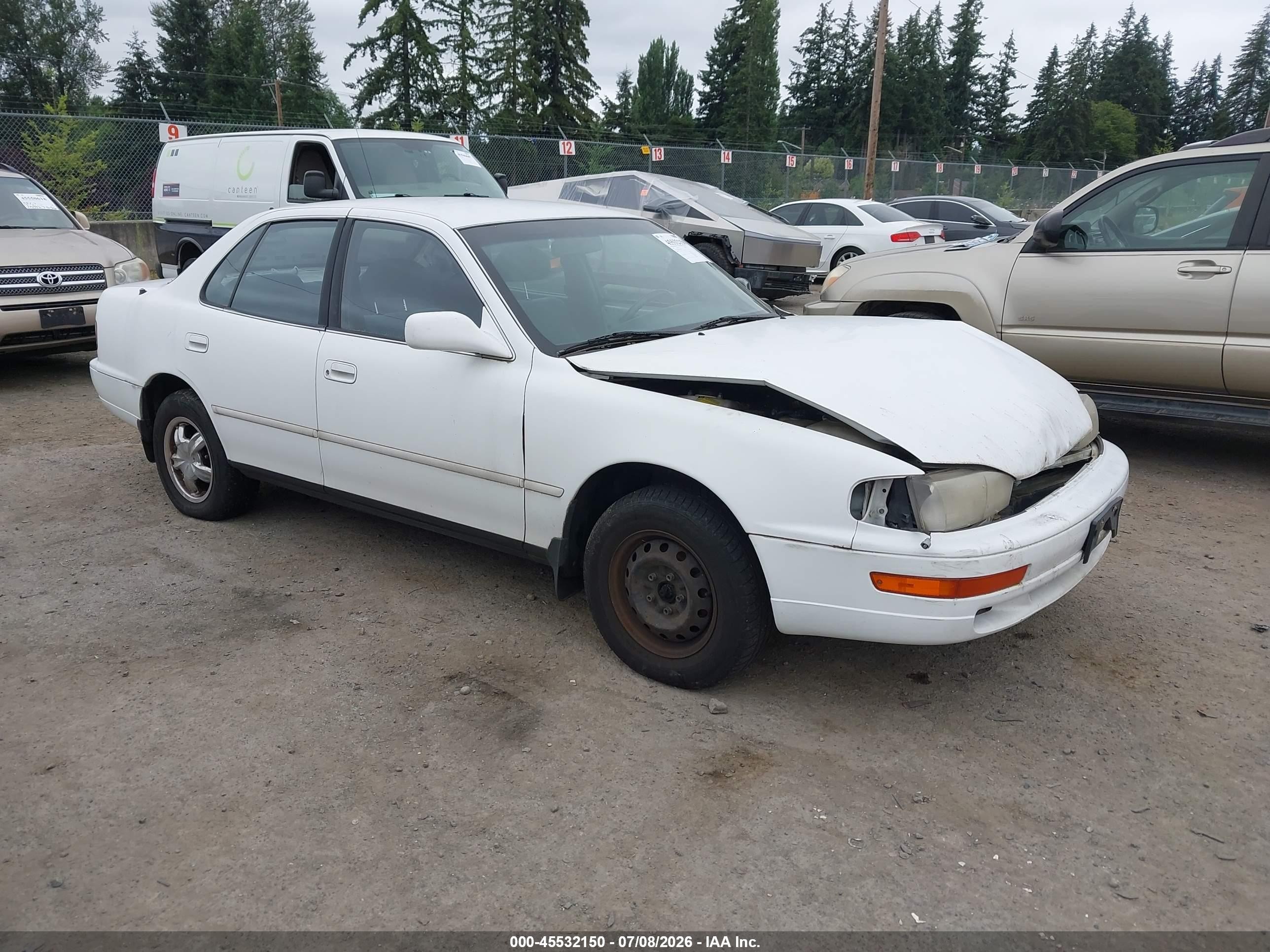 1992 Toyota Camry Le White vin: JT2SK12E9N0088077