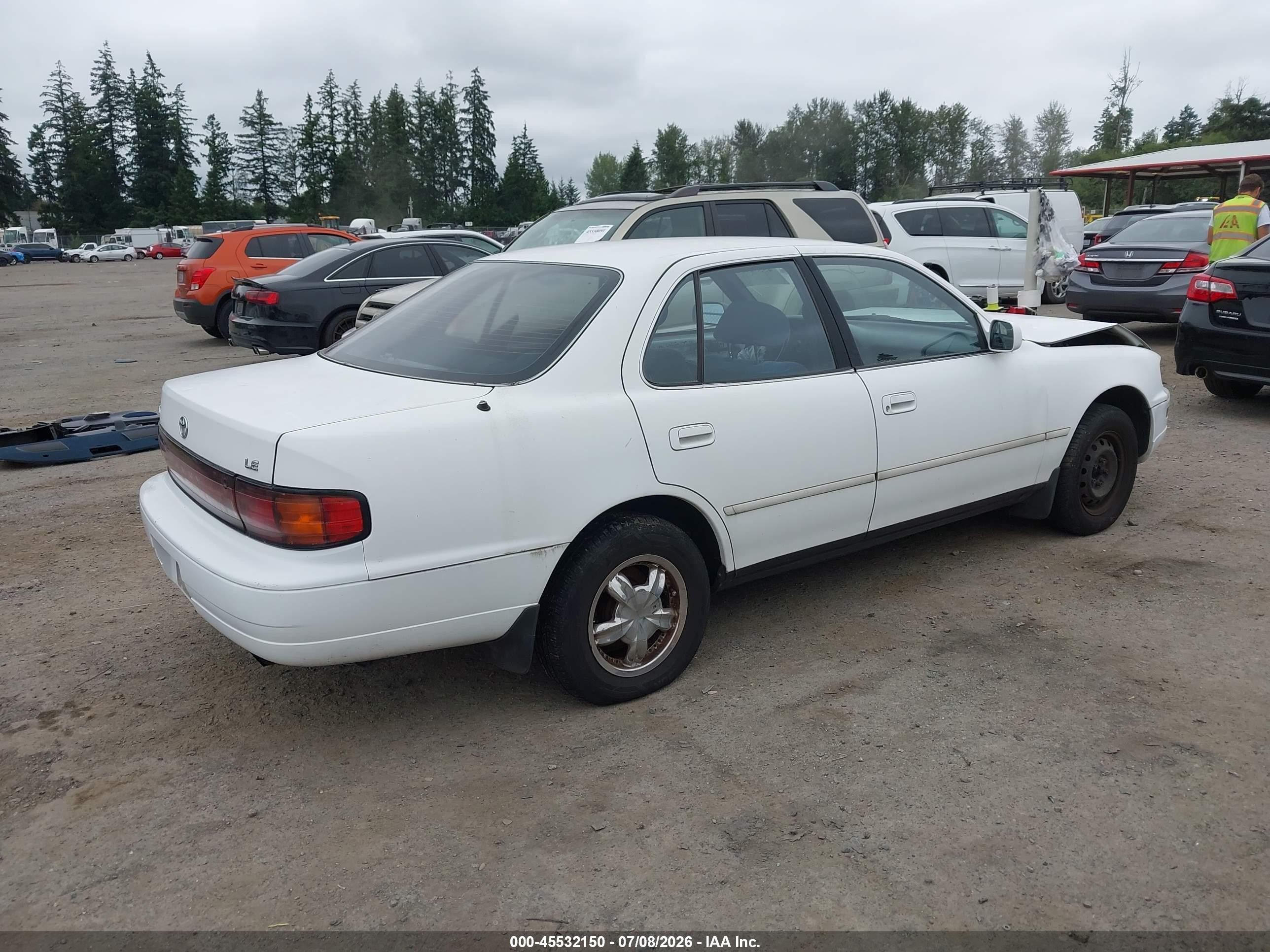 1992 Toyota Camry Le White vin: JT2SK12E9N0088077