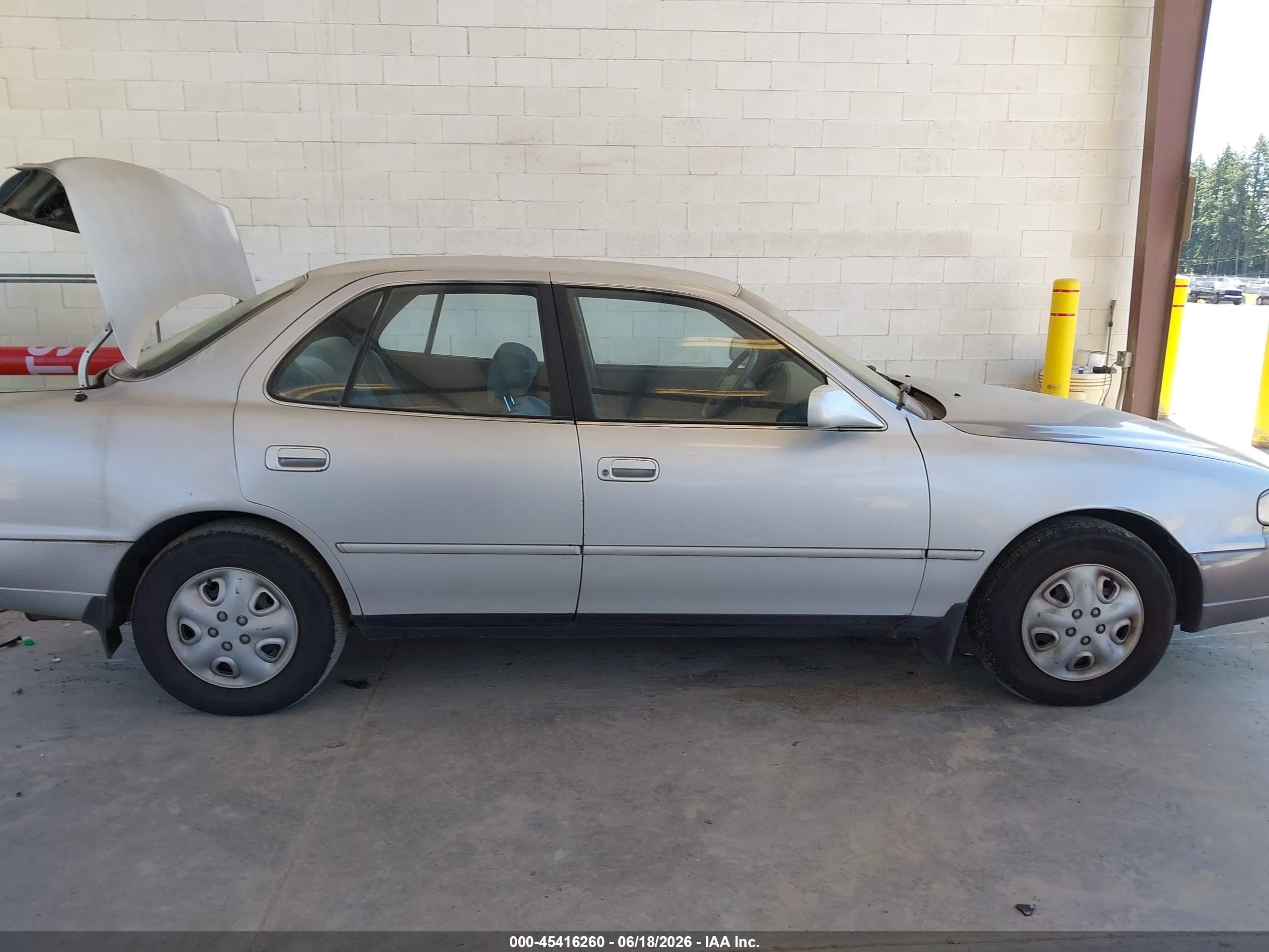 1993 Toyota Camry Le Silver vin: JT2SK12E9P0148765