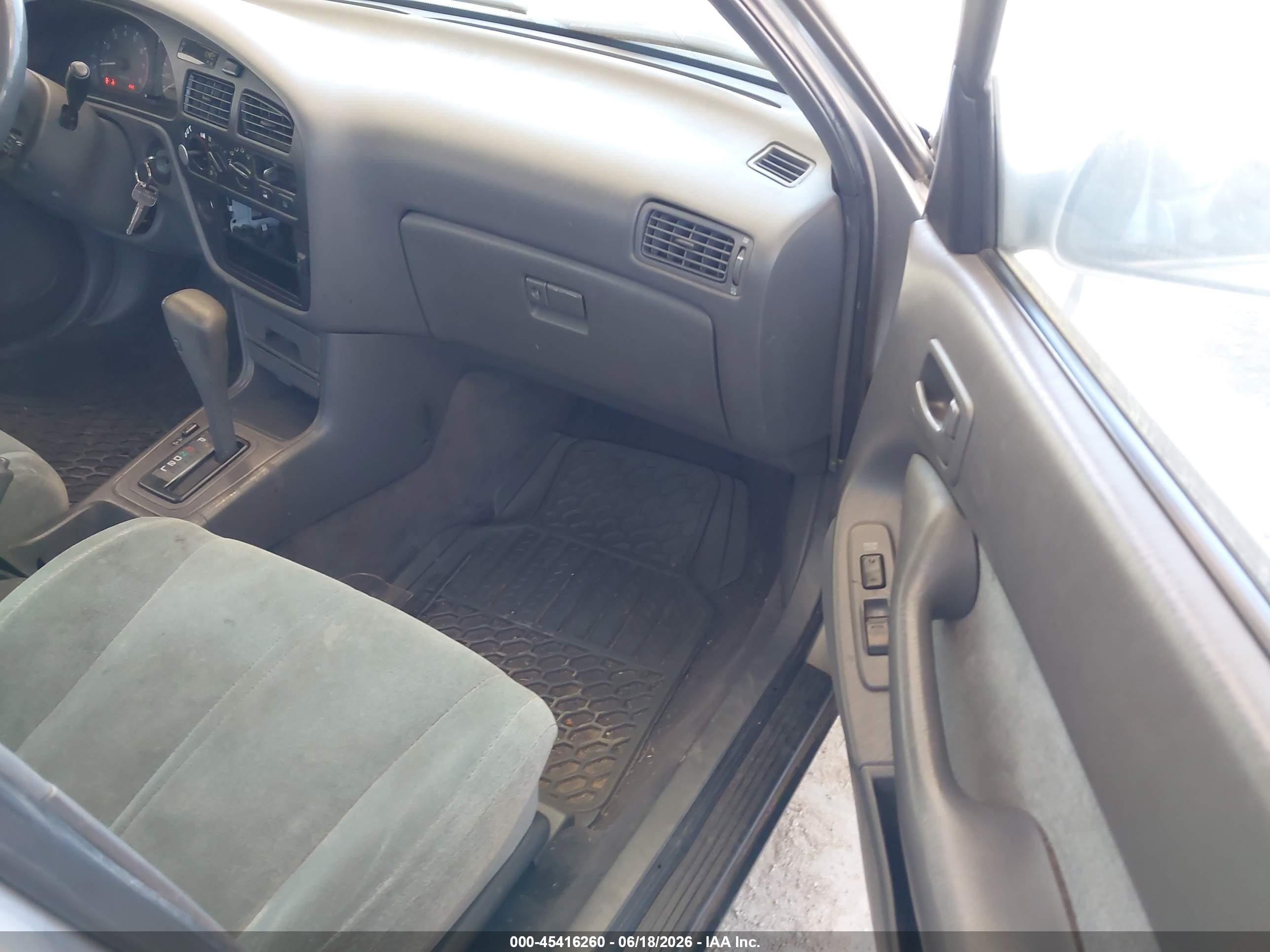 1993 Toyota Camry Le Silver vin: JT2SK12E9P0148765