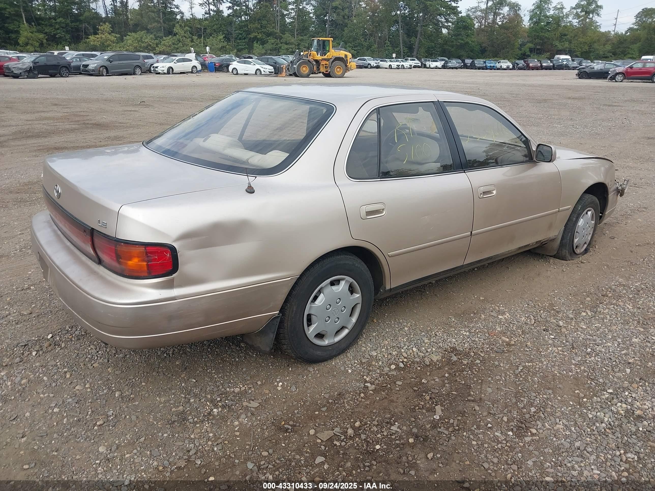 1994 Toyota Camry Le Tan vin: JT2SK12E9R0225265