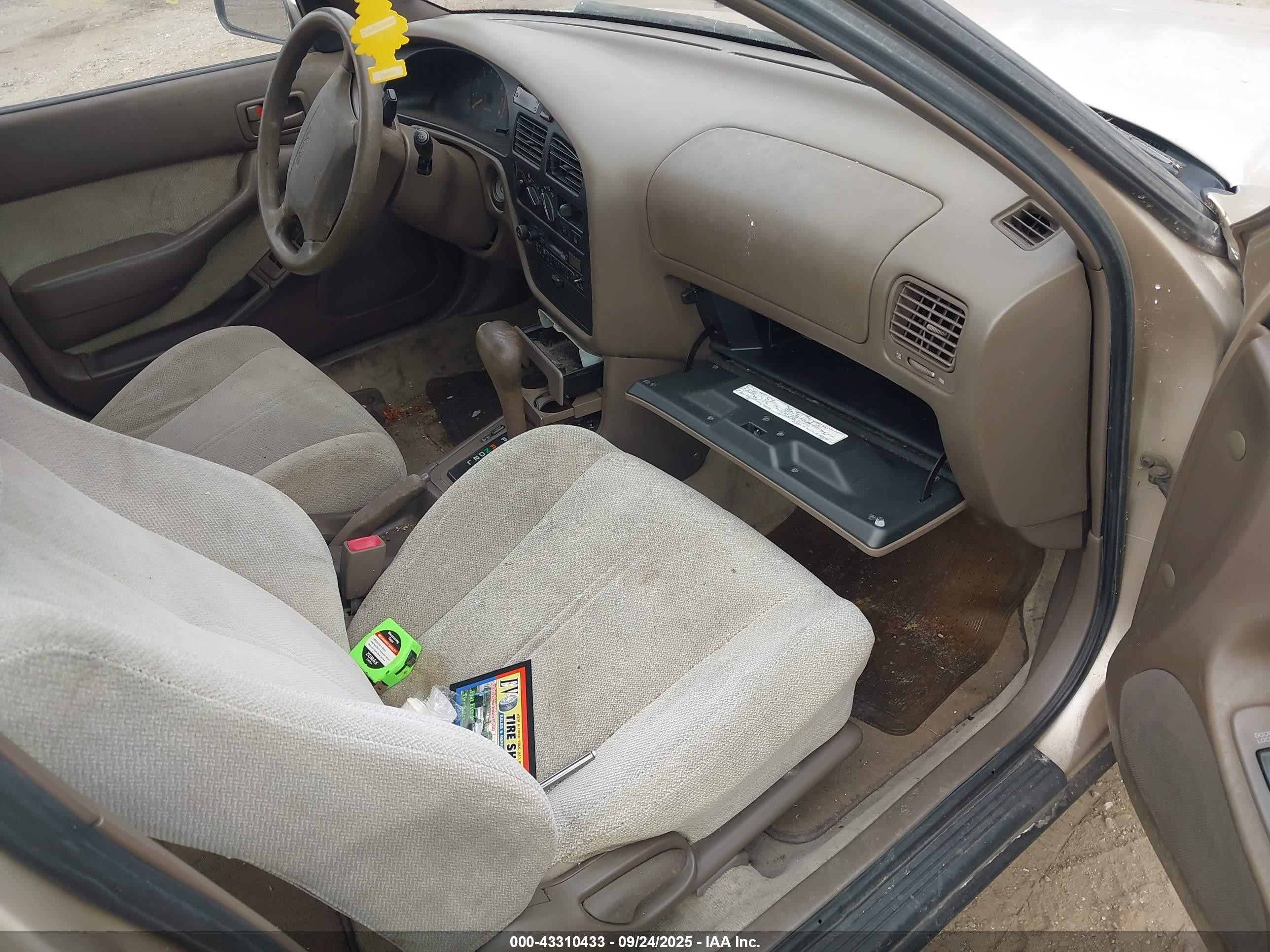 1994 Toyota Camry Le Tan vin: JT2SK12E9R0225265