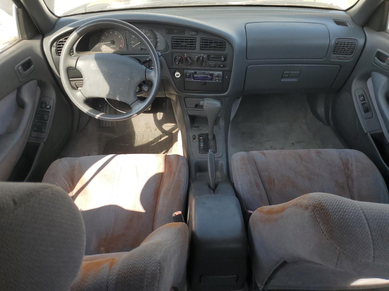 1995 Toyota Camry Le Белый vin: JT2SK12E9S0288565