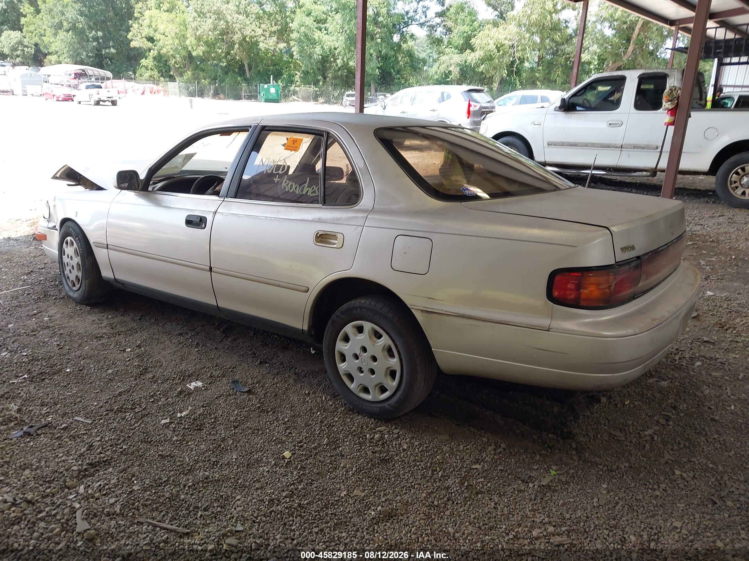 1994 Toyota Camry Le Beige vin: JT2SK12EXR0195869
