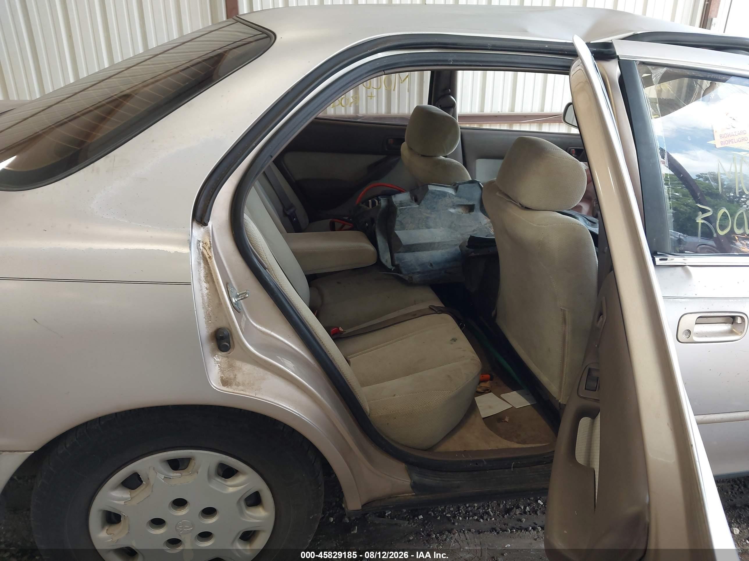 1994 Toyota Camry Le Beige vin: JT2SK12EXR0195869