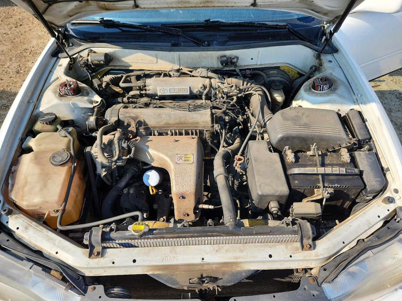 1992 Toyota Camry Le Белый vin: JT2SK12F0N0031033
