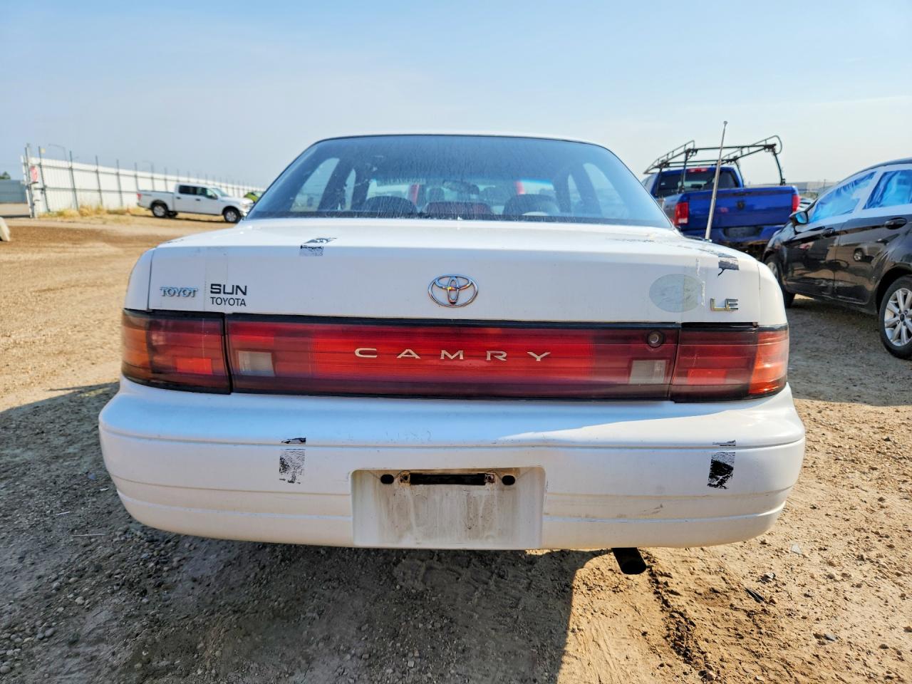 1992 Toyota Camry Le Белый vin: JT2SK12F0N0031033