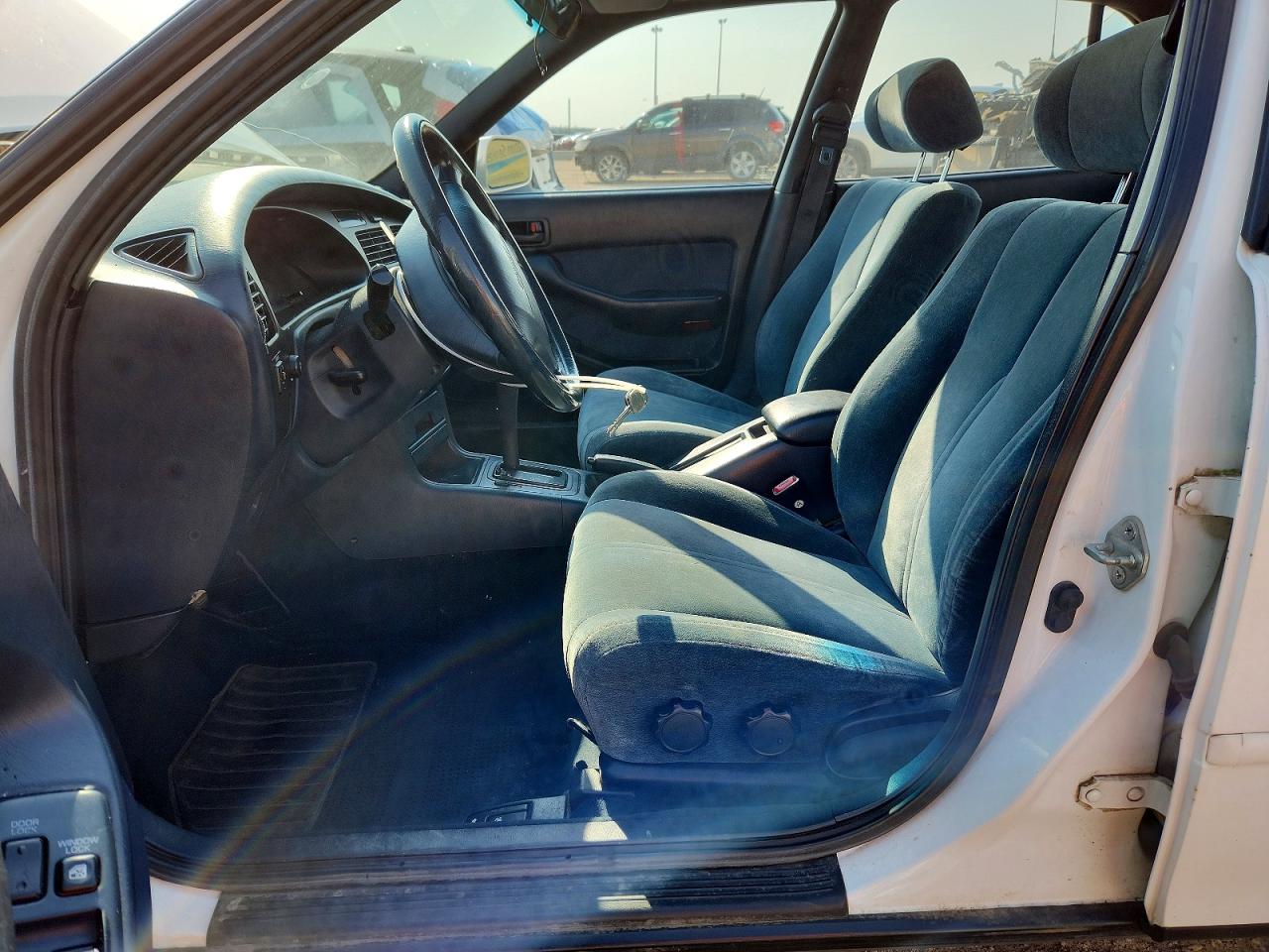 1992 Toyota Camry Le Белый vin: JT2SK12F0N0031033