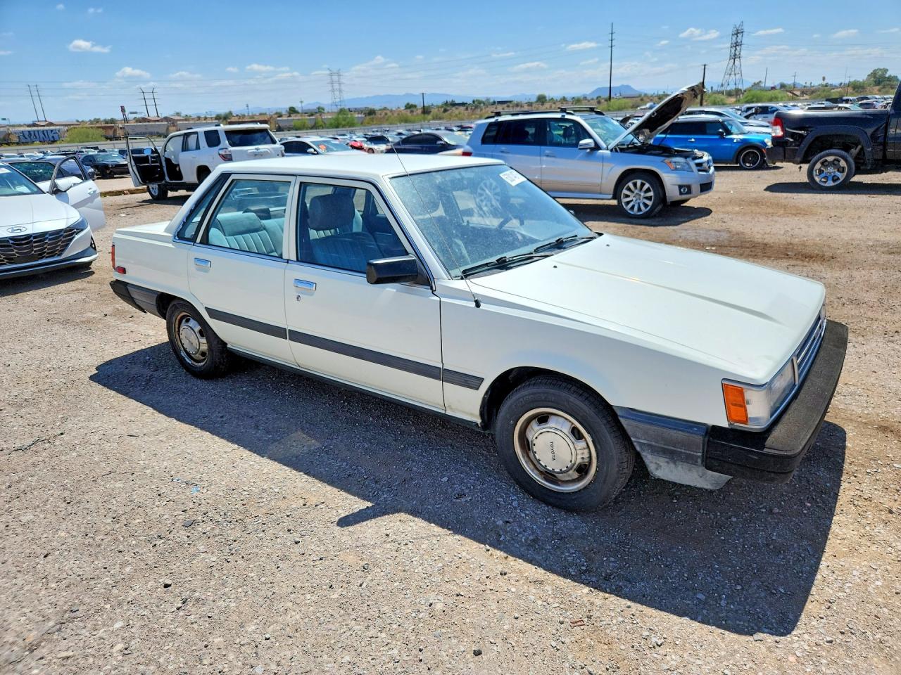 1986 Toyota Camry Deluxe White vin: JT2SV12E3G0430715