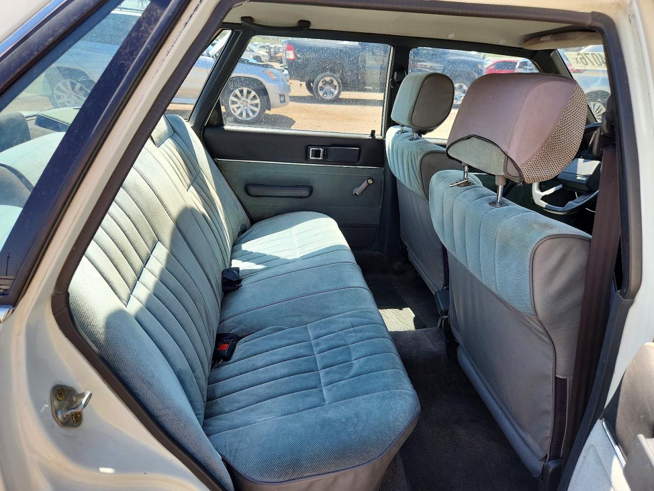 1986 Toyota Camry Deluxe White vin: JT2SV12E3G0430715