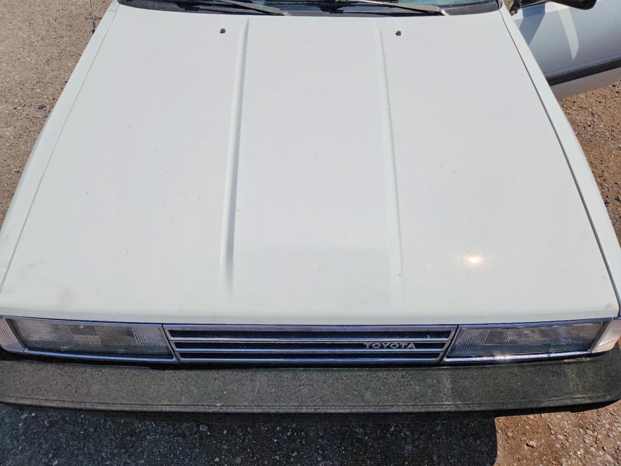 1986 Toyota Camry Deluxe White vin: JT2SV12E3G0430715