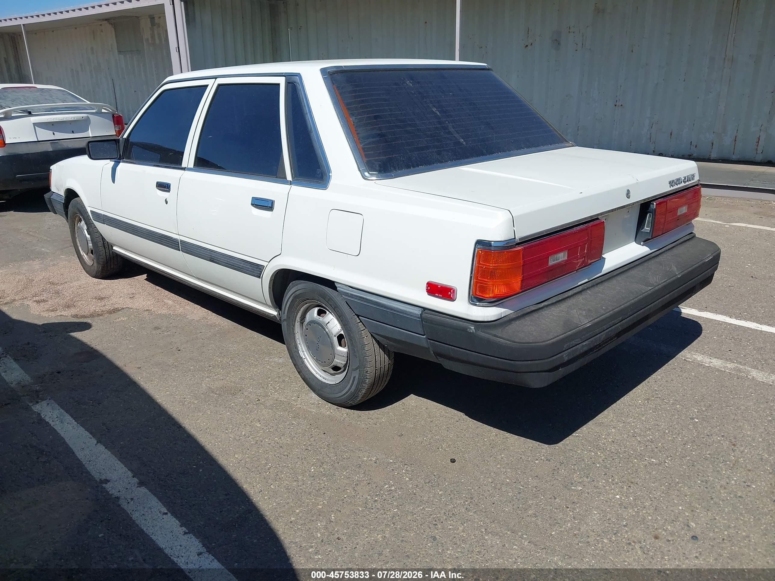 1985 Toyota Camry Dlx White vin: JT2SV12E5F0255592