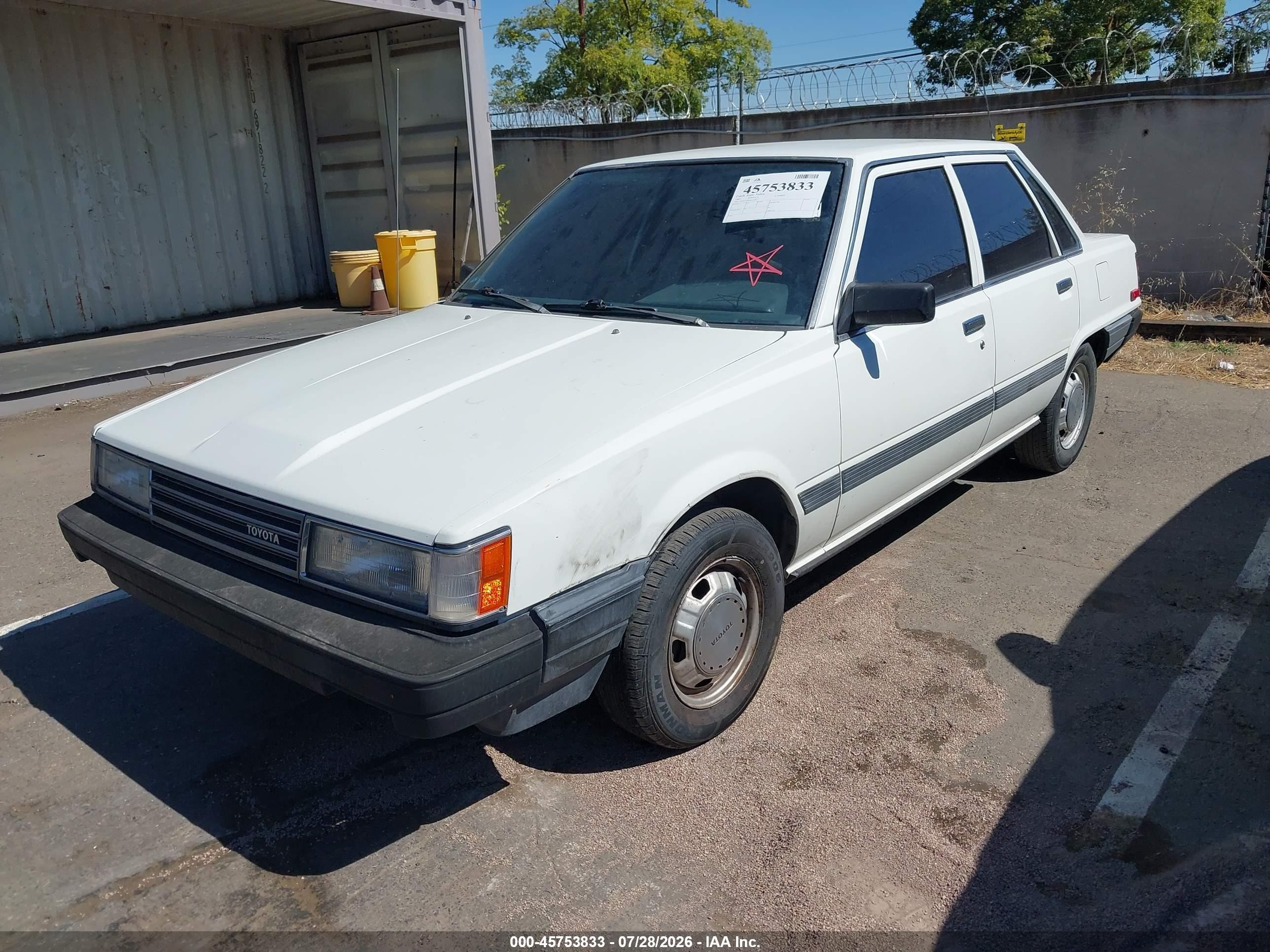 1985 Toyota Camry Dlx White vin: JT2SV12E5F0255592