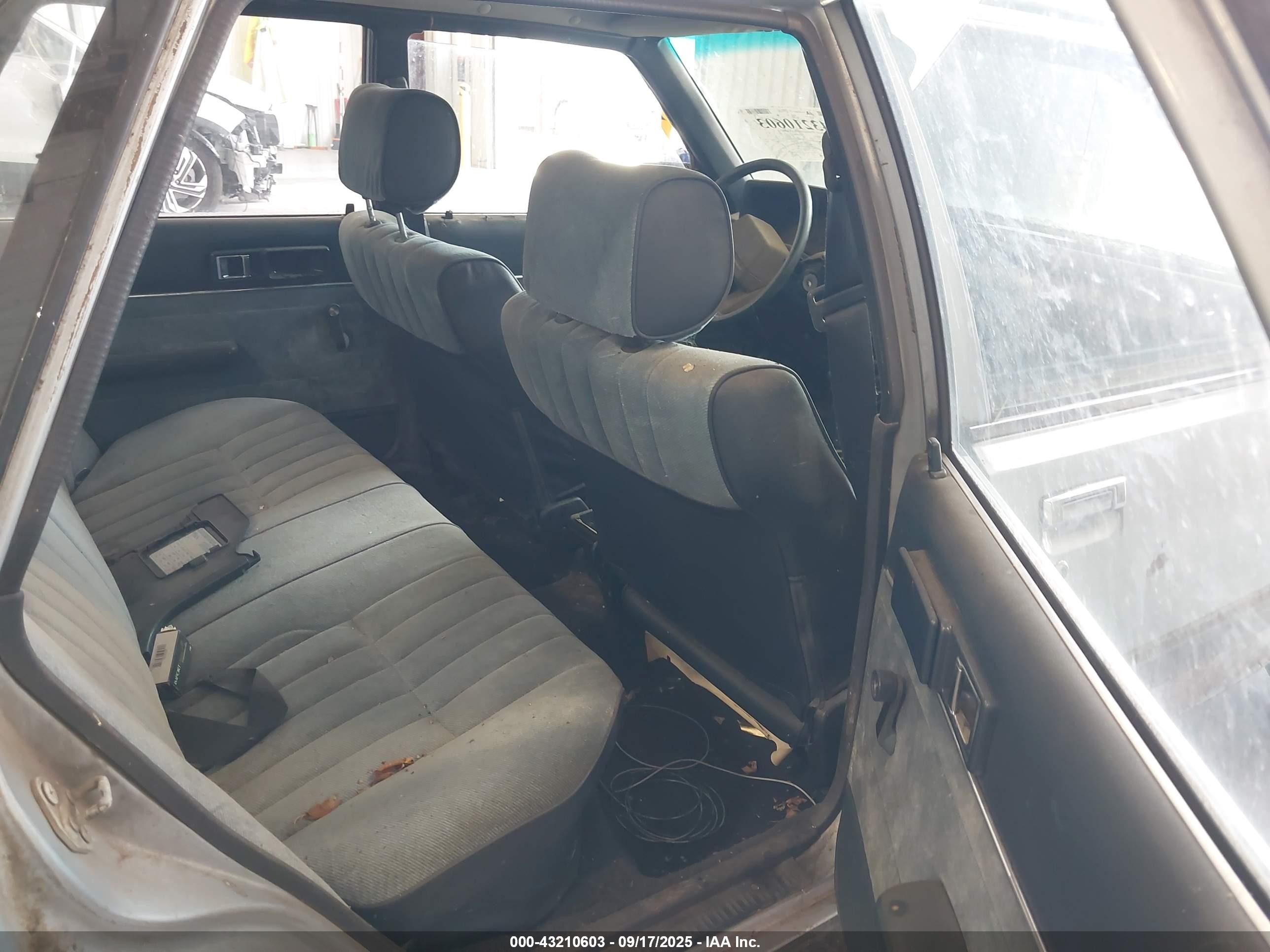1986 Toyota Camry Dlx Silver vin: JT2SV12EXG0508245