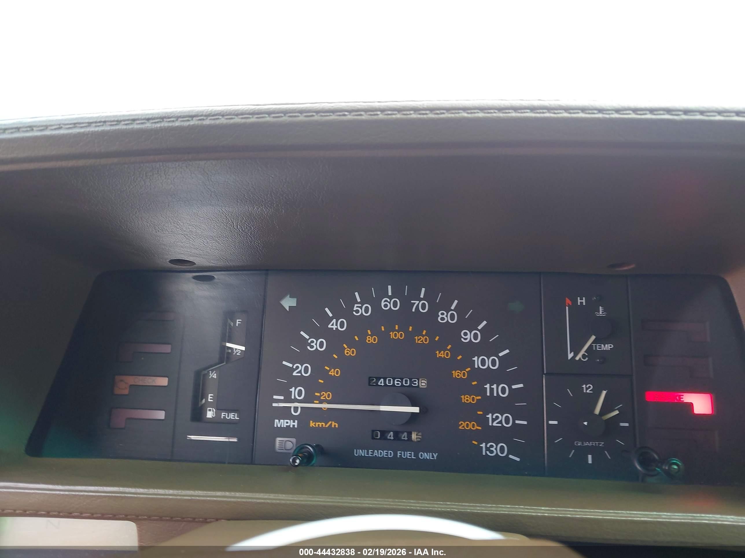 1986 Toyota Camry Dlx Champagne vin: JT2SV12EXG6026114