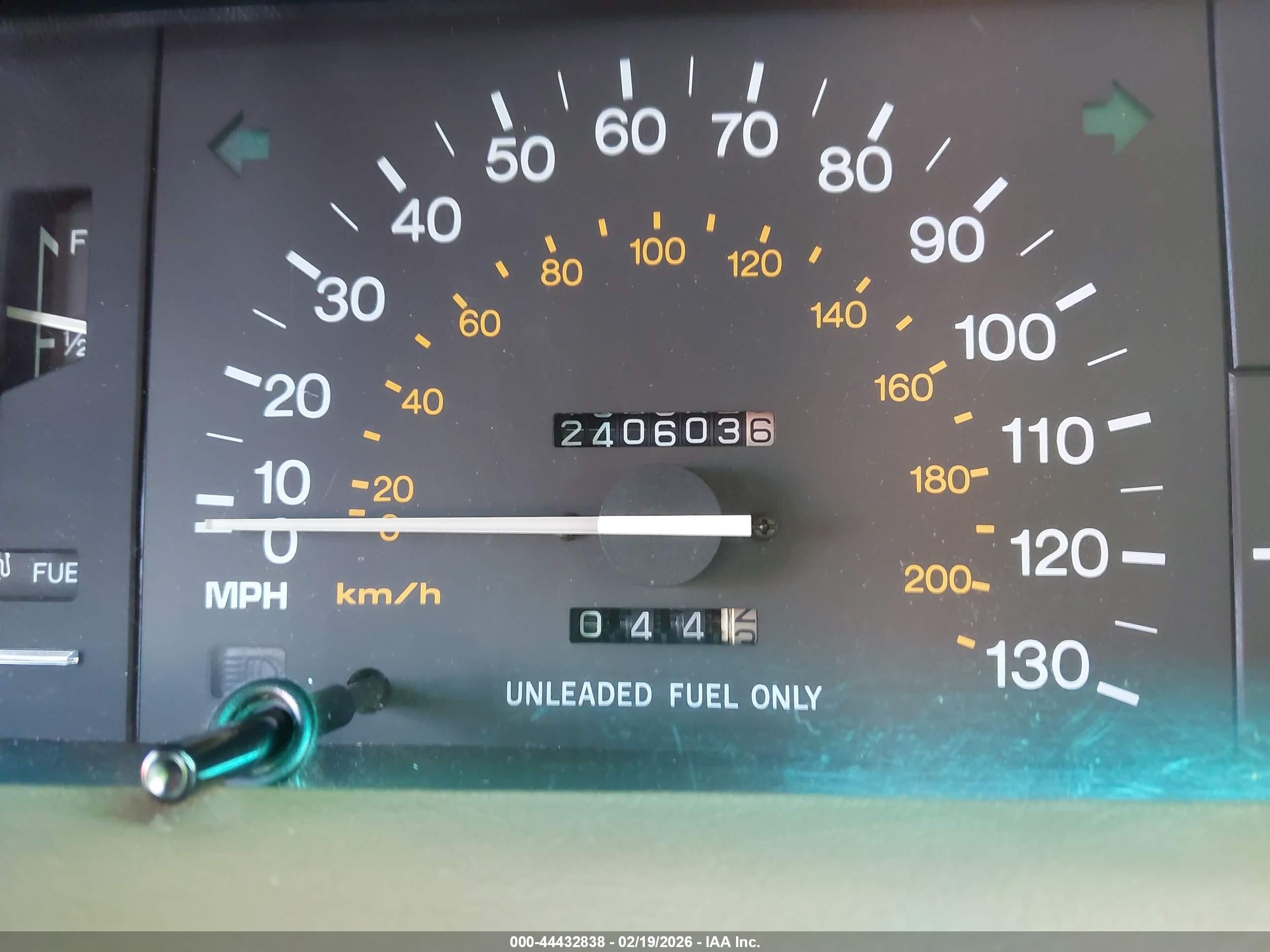 1986 Toyota Camry Dlx Champagne vin: JT2SV12EXG6026114