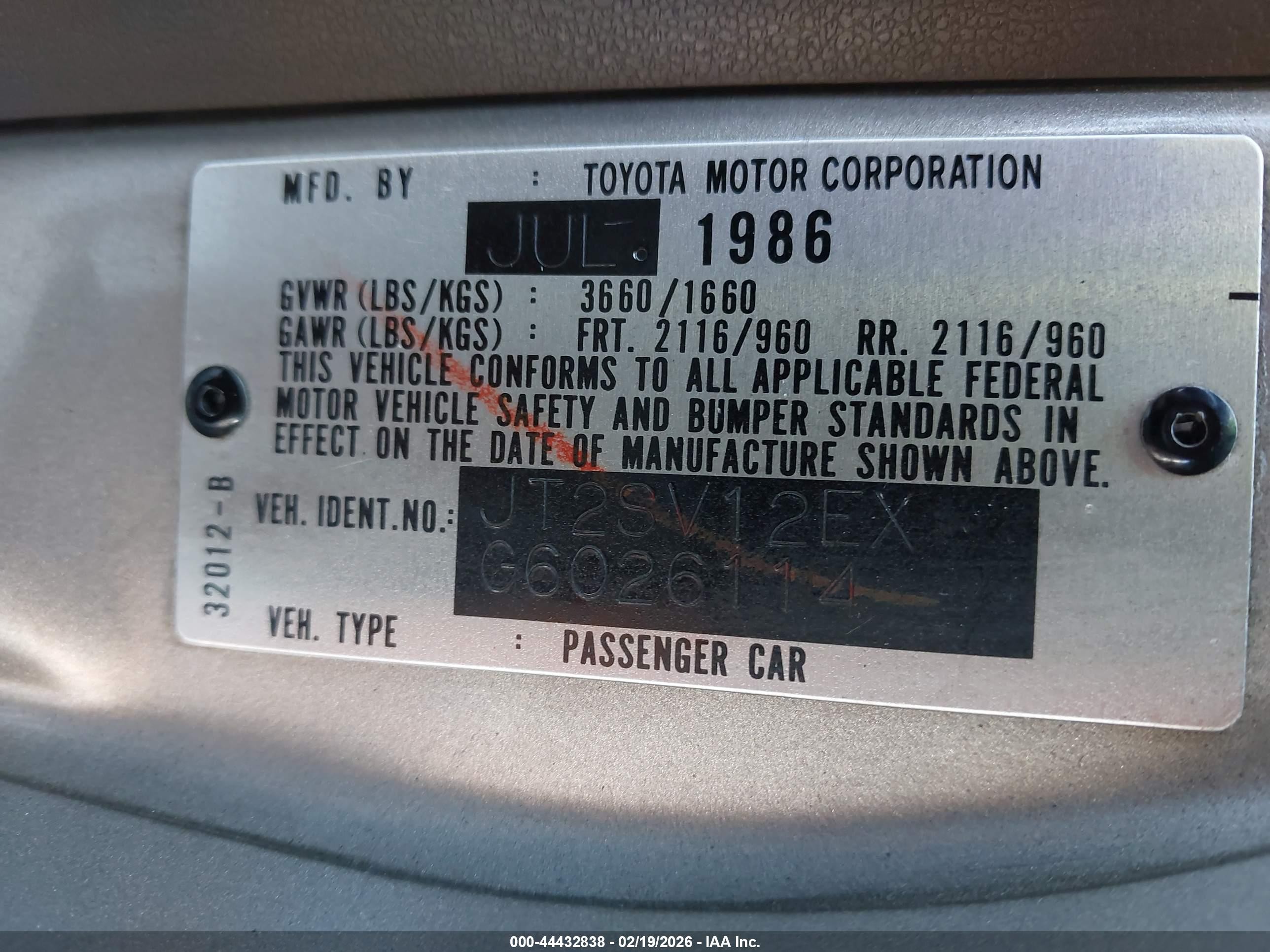1986 Toyota Camry Dlx Champagne vin: JT2SV12EXG6026114