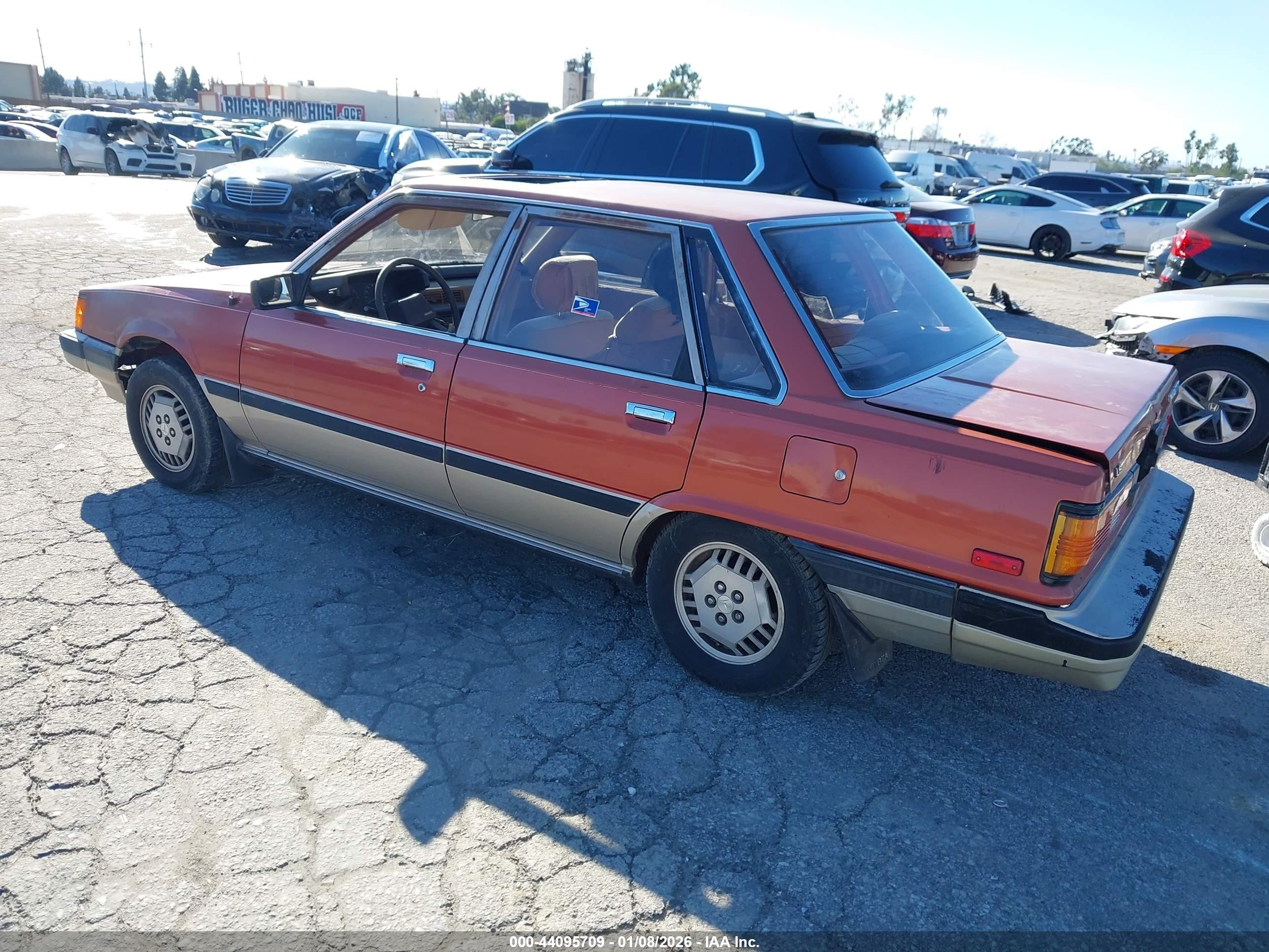 1983 Toyota Camry Le Orange vin: JT2SV16E1D0034322