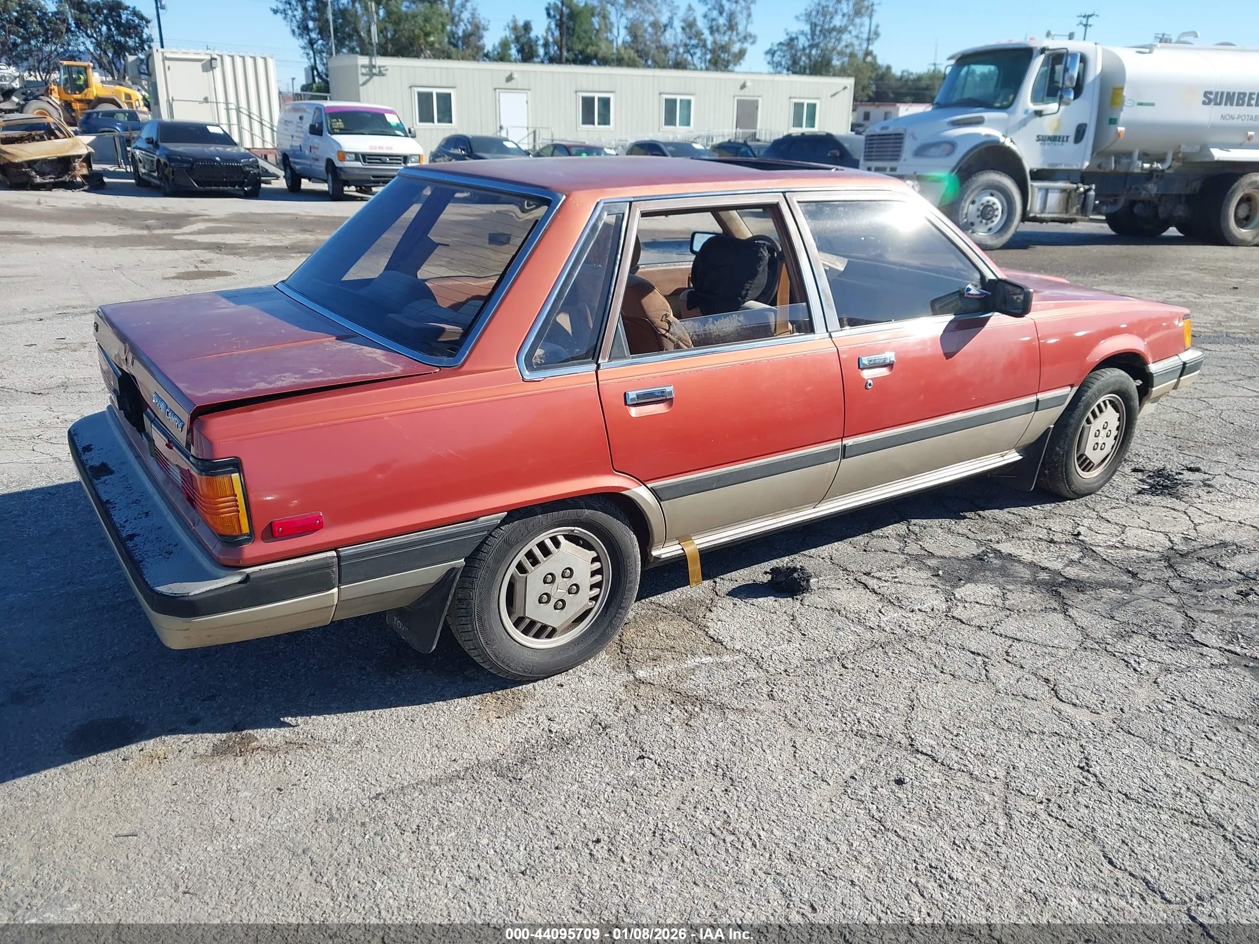 1983 Toyota Camry Le Orange vin: JT2SV16E1D0034322