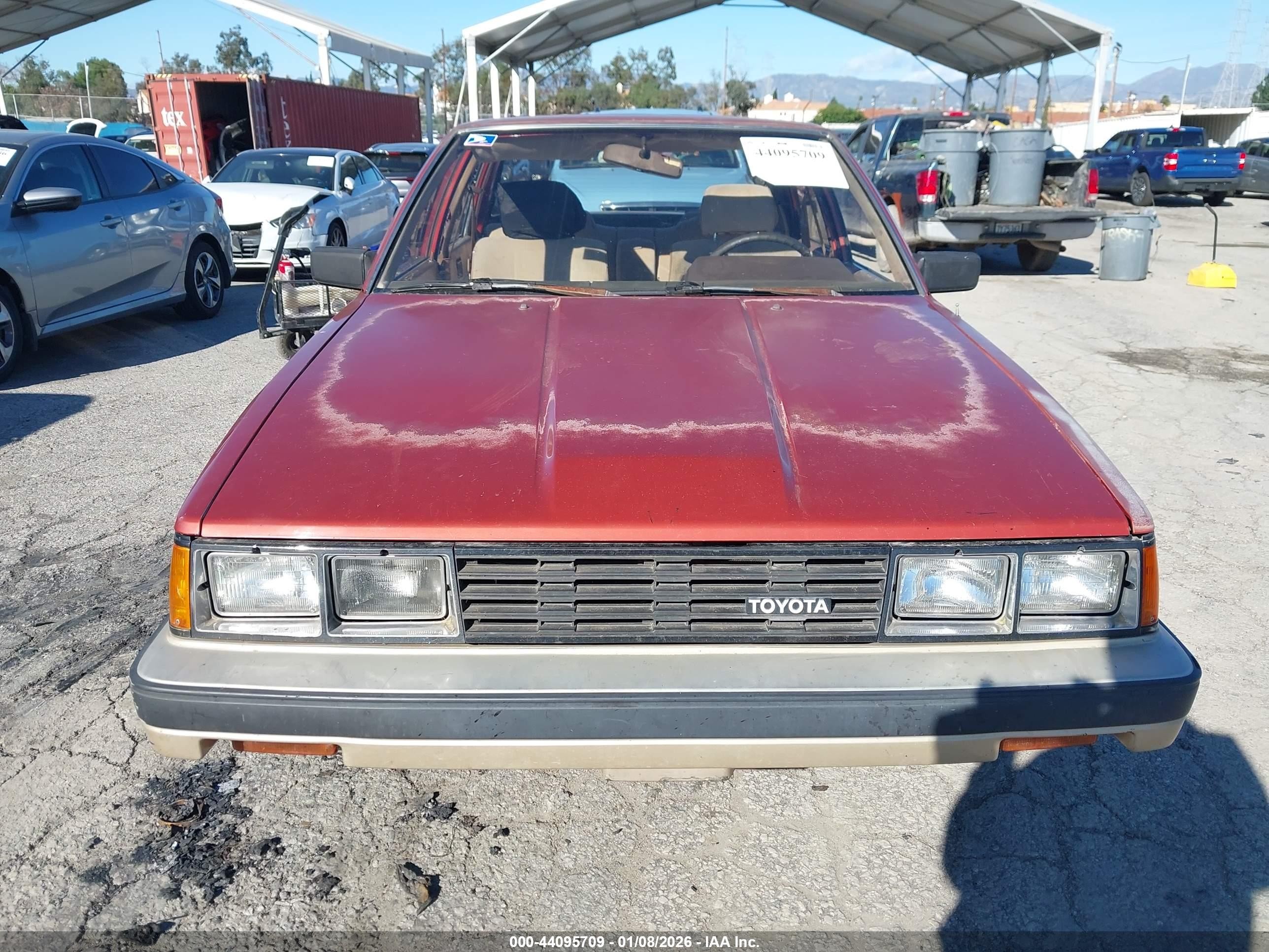 1983 Toyota Camry Le Orange vin: JT2SV16E1D0034322
