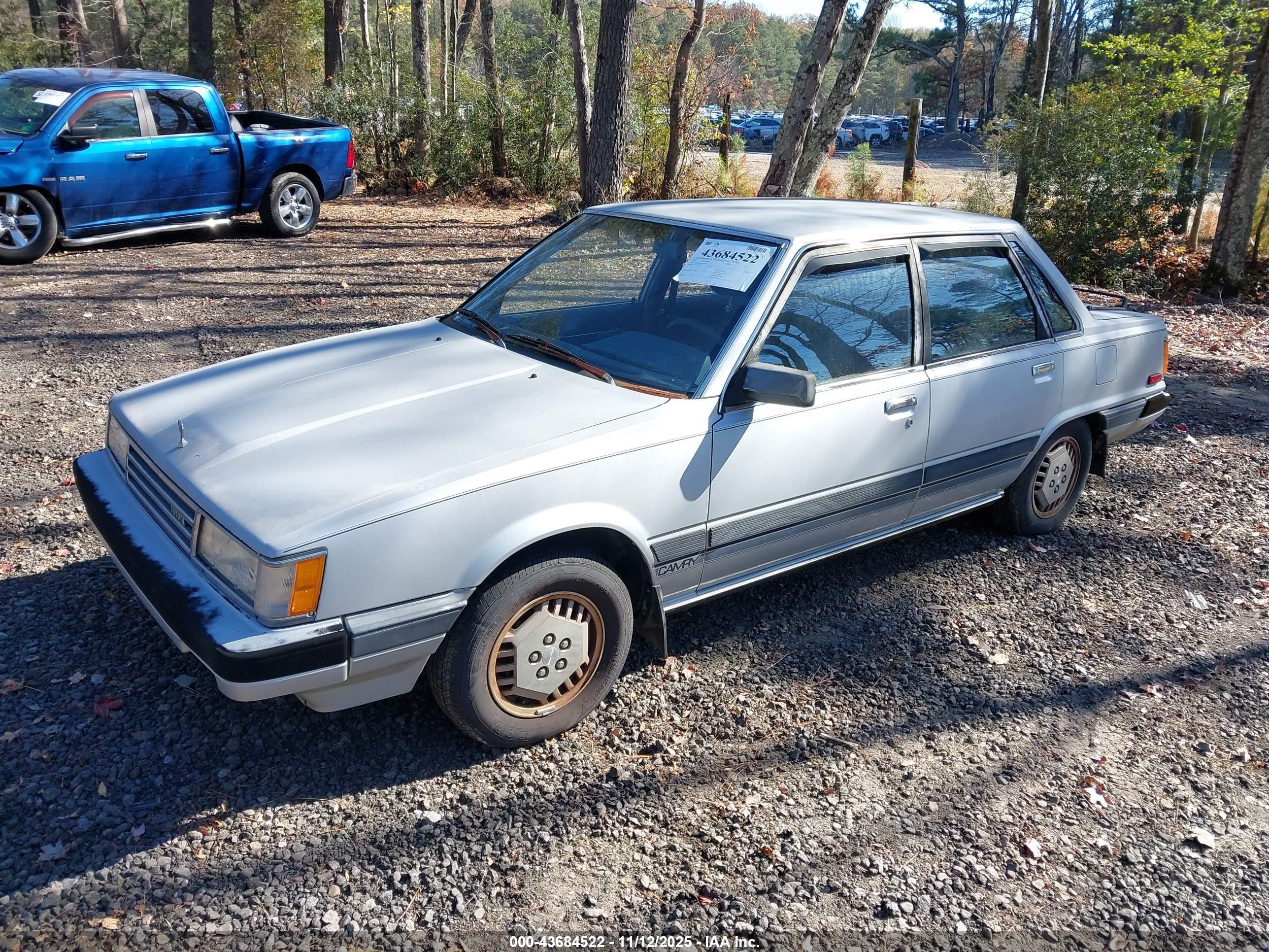 1985 Toyota Camry Le Silver vin: JT2SV16E3F0290822