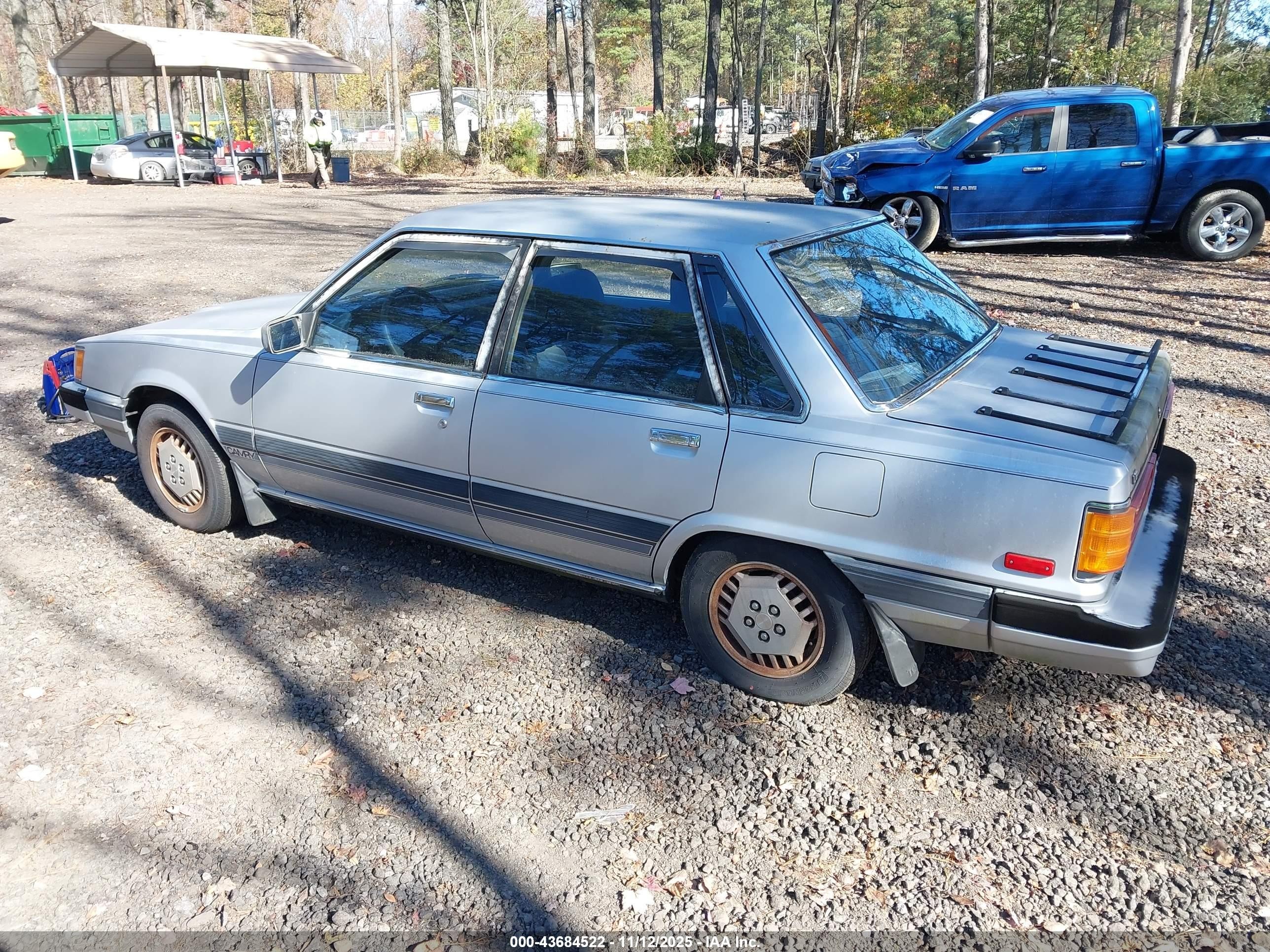 1985 Toyota Camry Le Silver vin: JT2SV16E3F0290822
