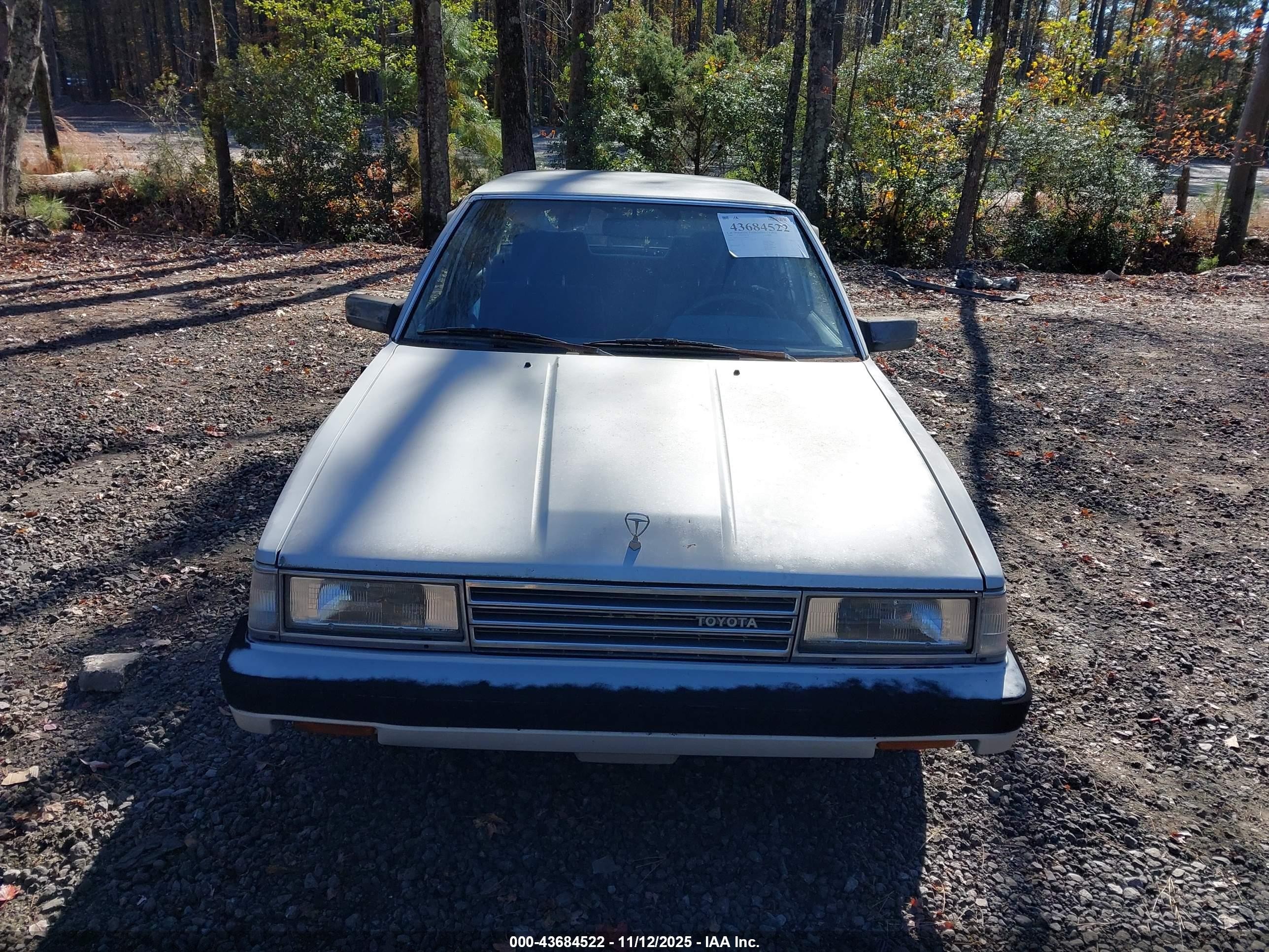 1985 Toyota Camry Le Silver vin: JT2SV16E3F0290822