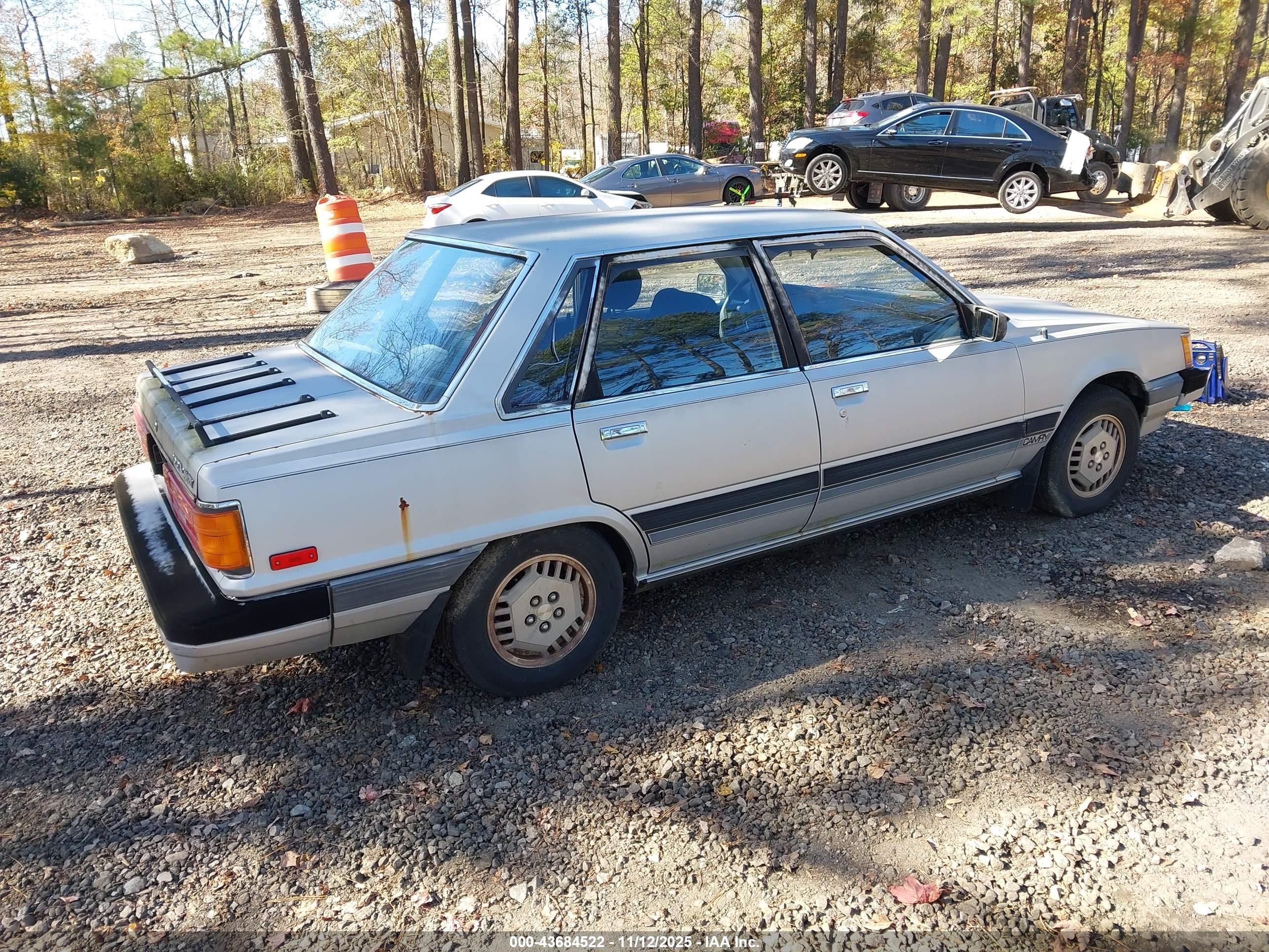 1985 Toyota Camry Le Silver vin: JT2SV16E3F0290822
