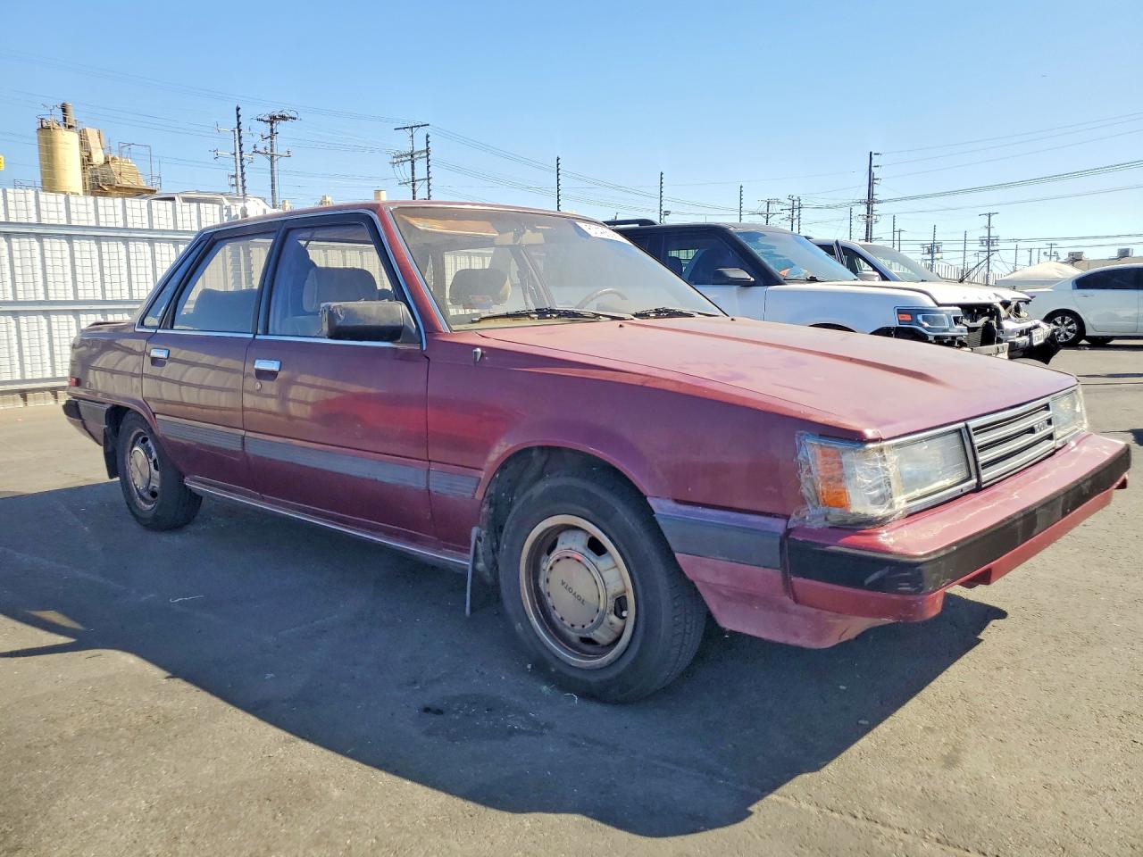1986 Toyota Camry Le Red vin: JT2SV16E6G0408976