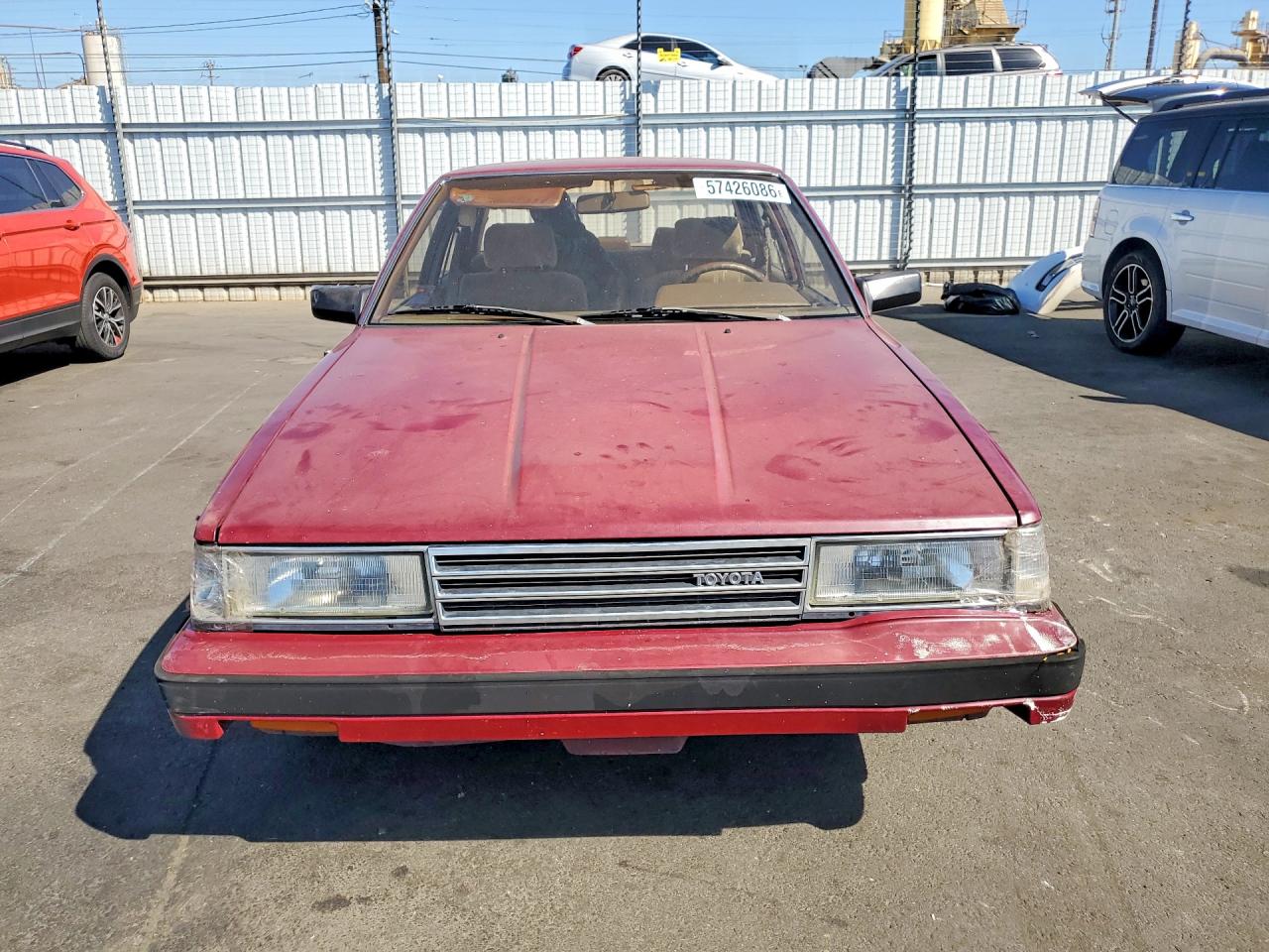 1986 Toyota Camry Le Red vin: JT2SV16E6G0408976