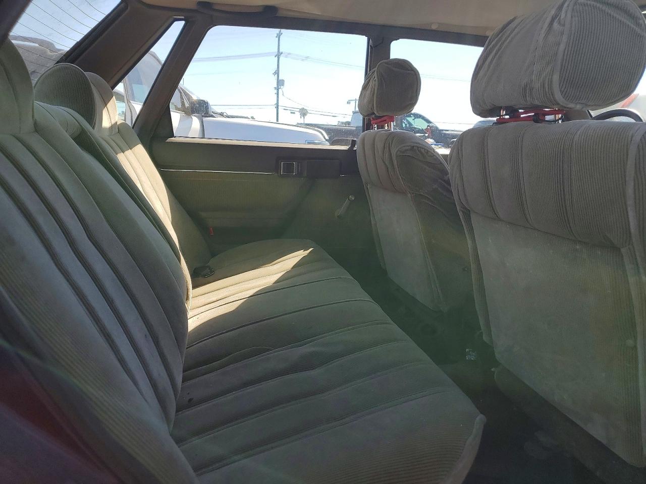 1986 Toyota Camry Le Red vin: JT2SV16E6G0408976