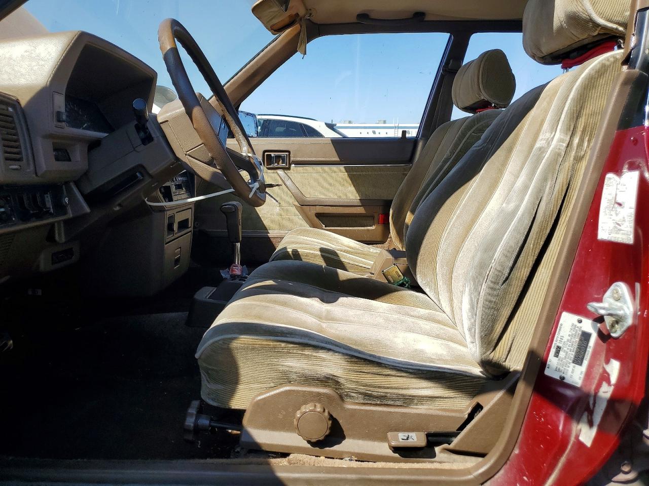 1986 Toyota Camry Le Red vin: JT2SV16E6G0408976