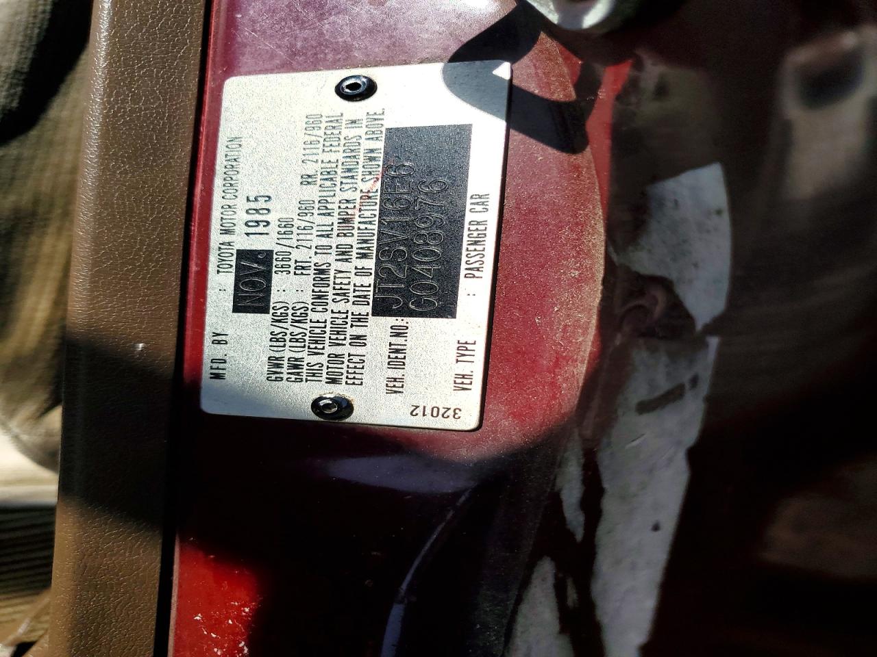 1986 Toyota Camry Le Red vin: JT2SV16E6G0408976