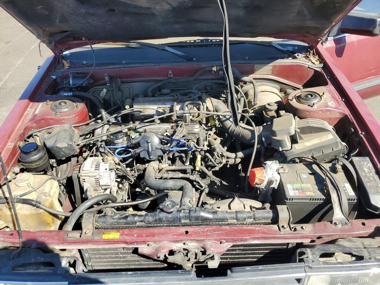 1986 Toyota Camry Le Red vin: JT2SV16E6G0408976