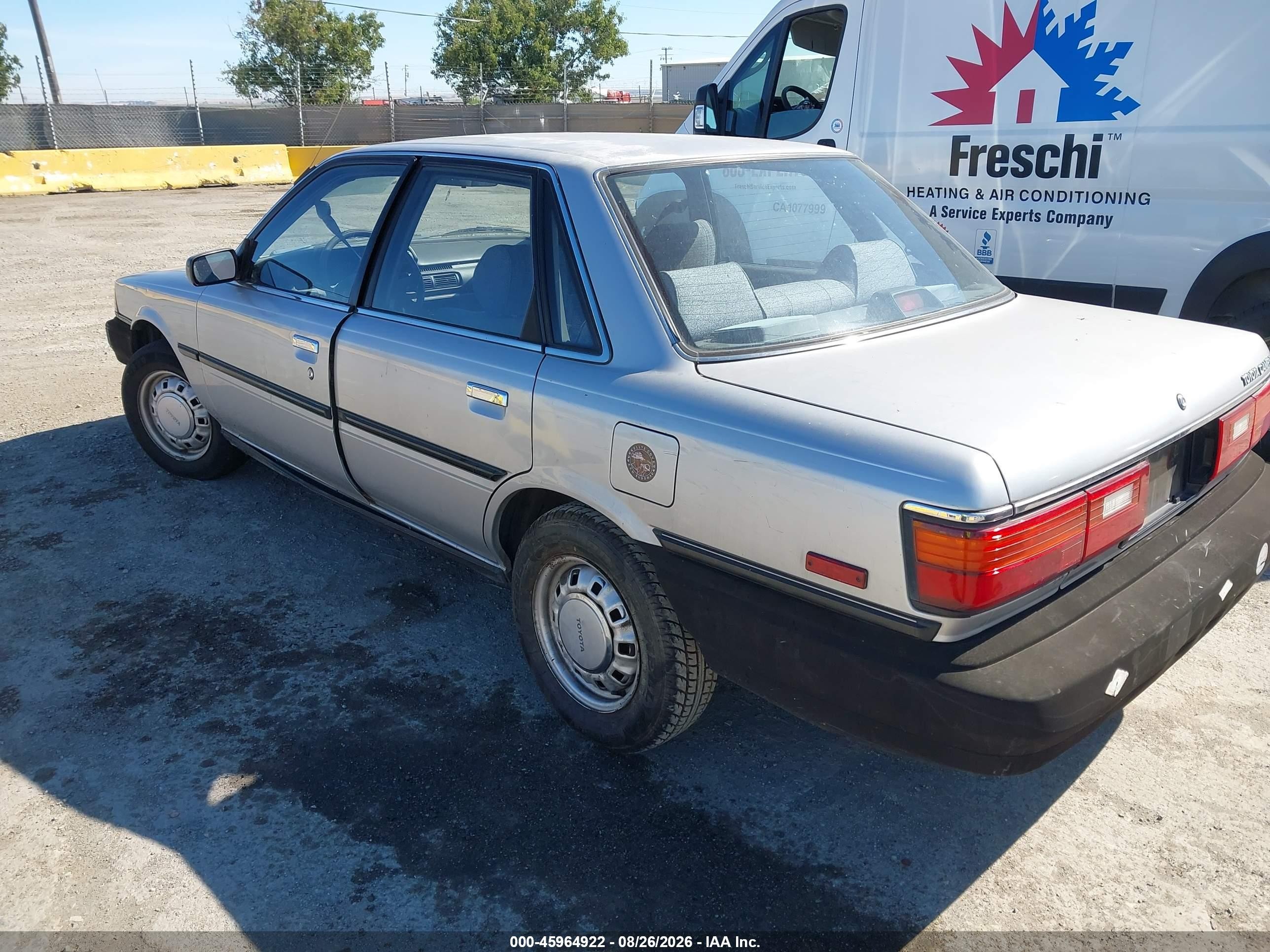 1989 Toyota Camry Dlx Silver vin: JT2SV21E0K3318565