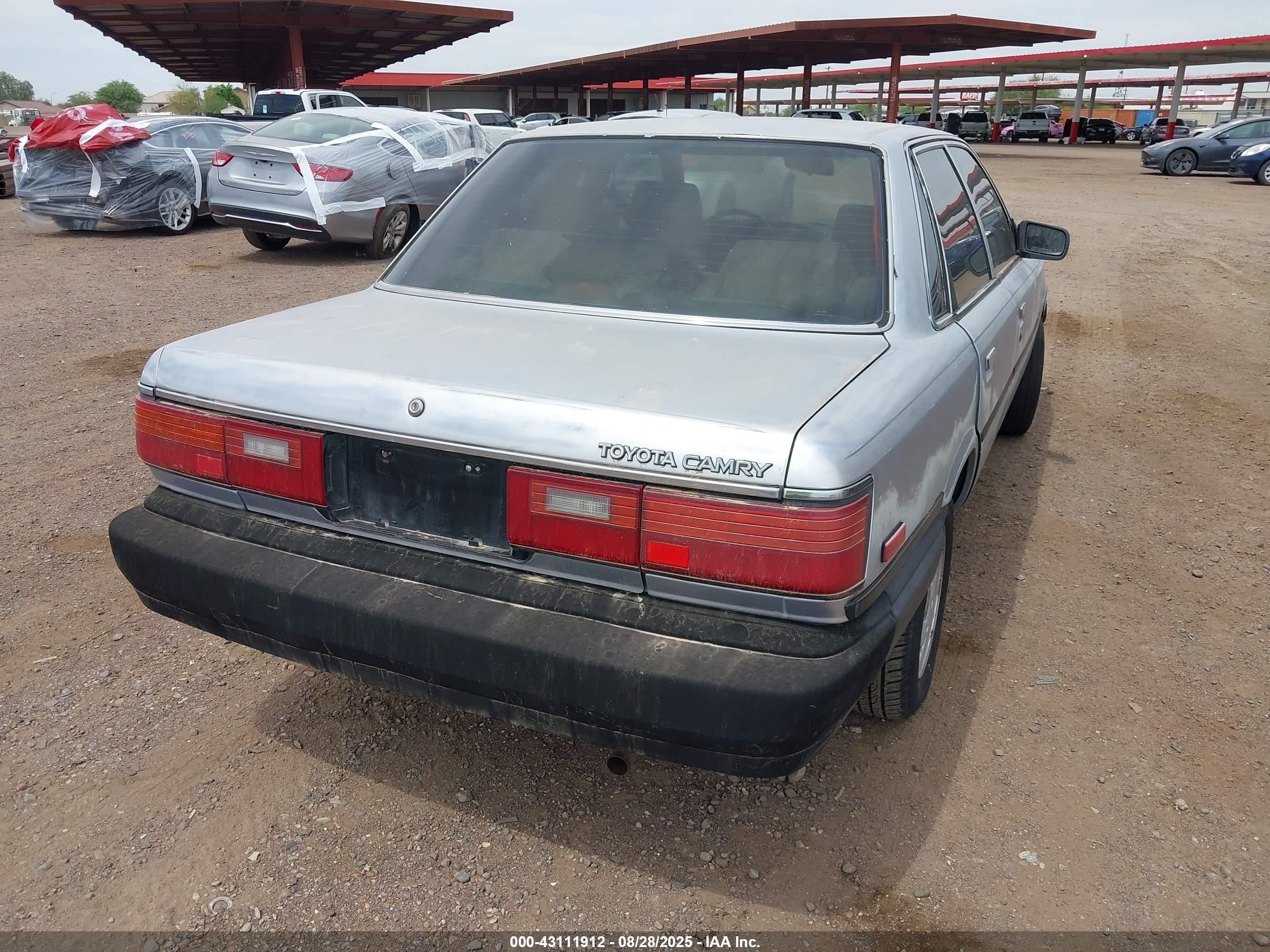 1987 Toyota Camry Dlx Silver vin: JT2SV21E2H3074586