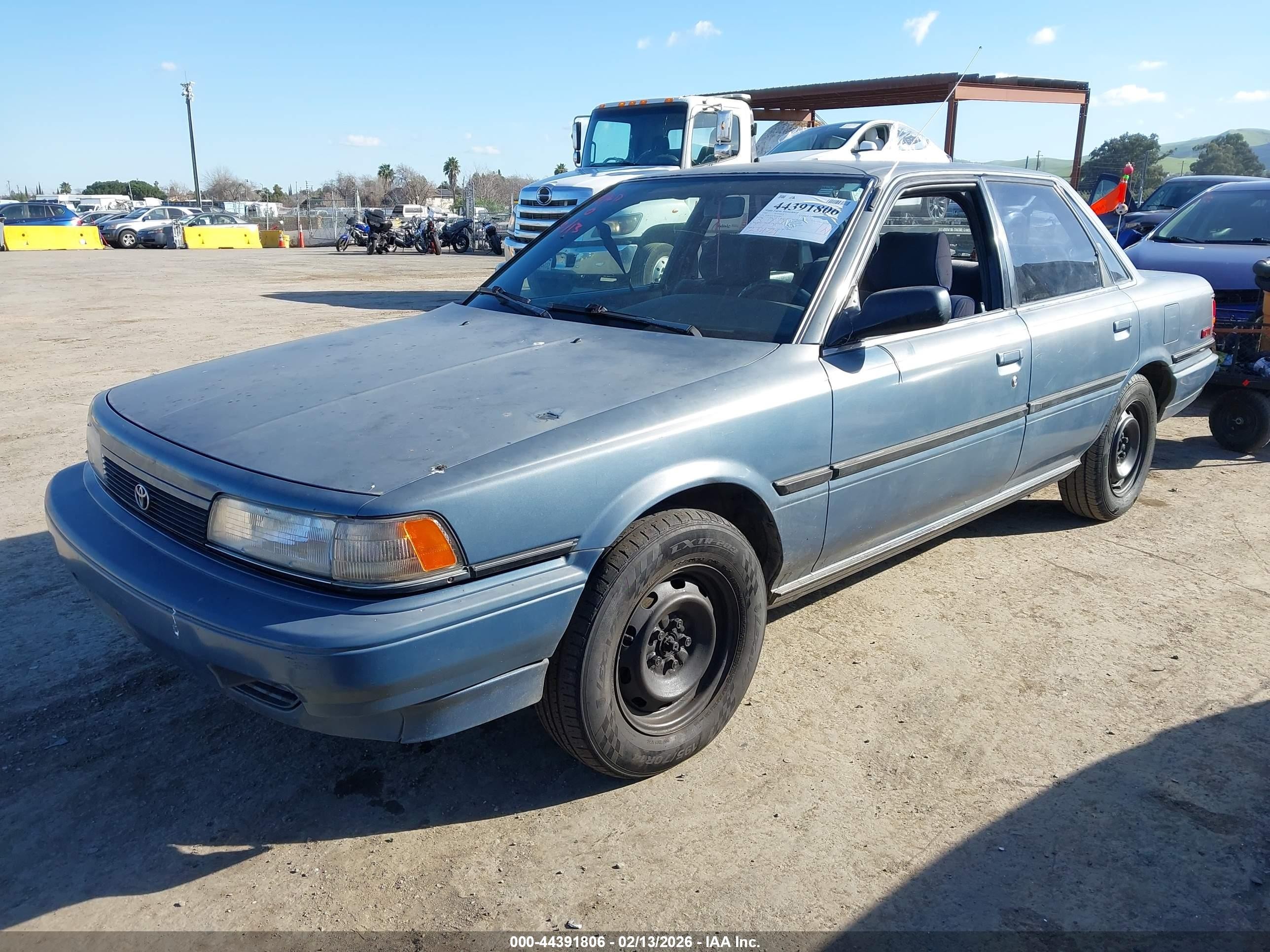 1991 Toyota Camry Dlx Light Blue vin: JT2SV21E3M3462887