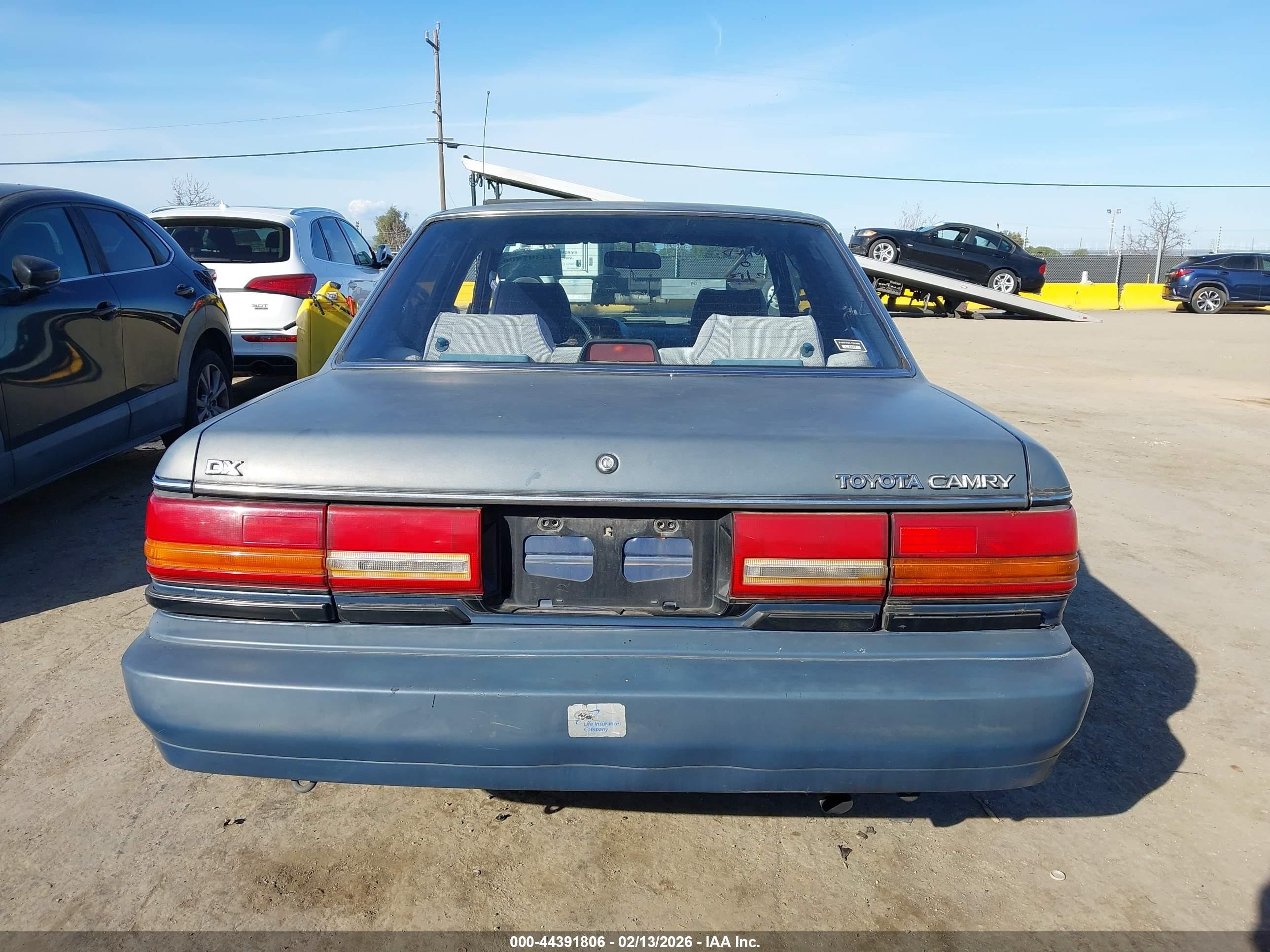 1991 Toyota Camry Dlx Light Blue vin: JT2SV21E3M3462887