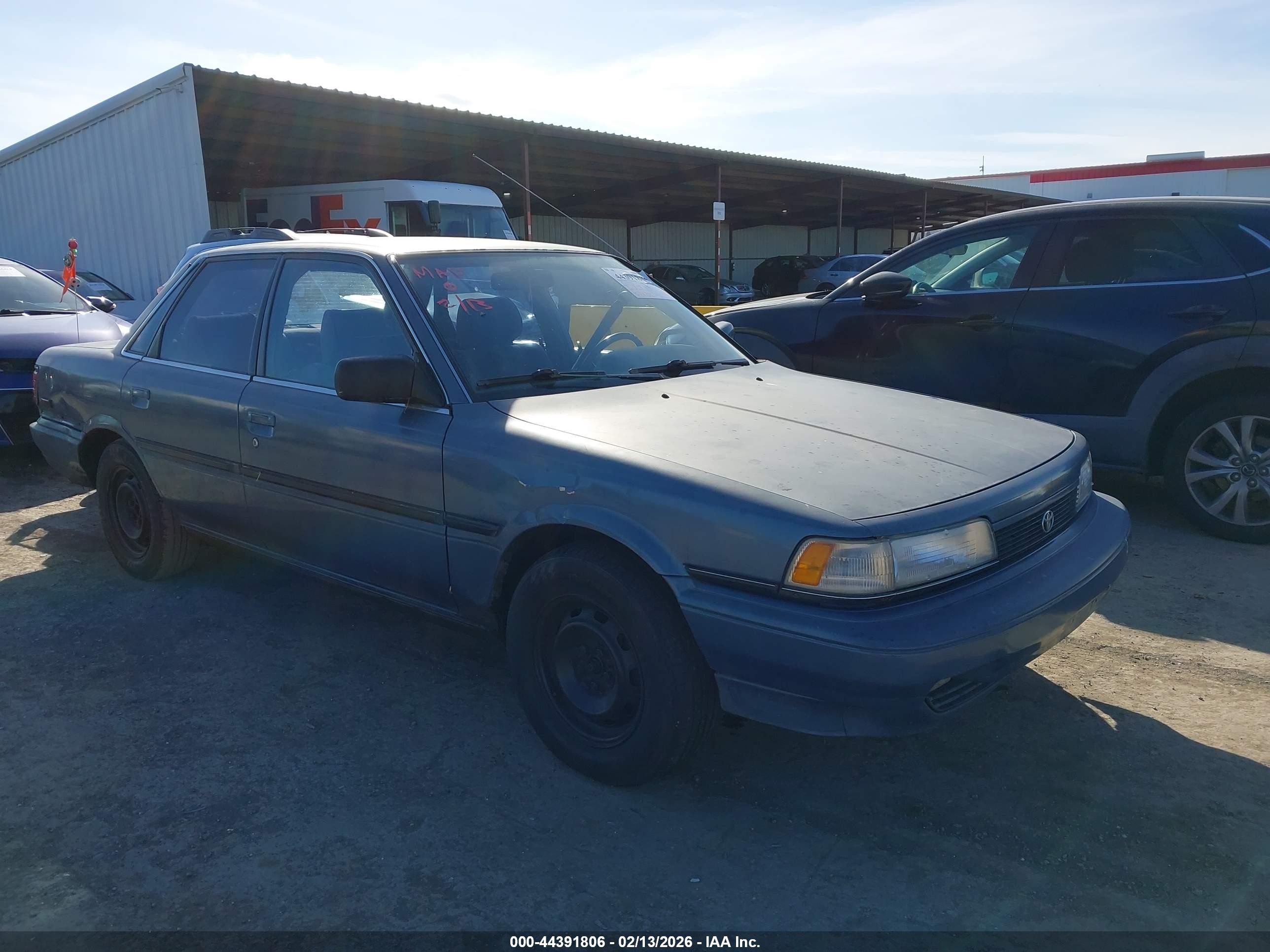 1991 Toyota Camry Dlx Light Blue vin: JT2SV21E3M3462887
