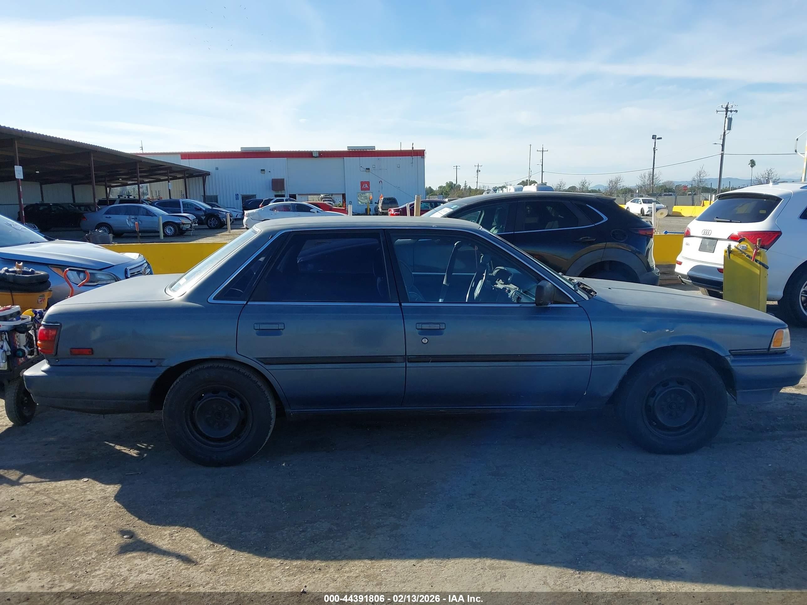 1991 Toyota Camry Dlx Light Blue vin: JT2SV21E3M3462887