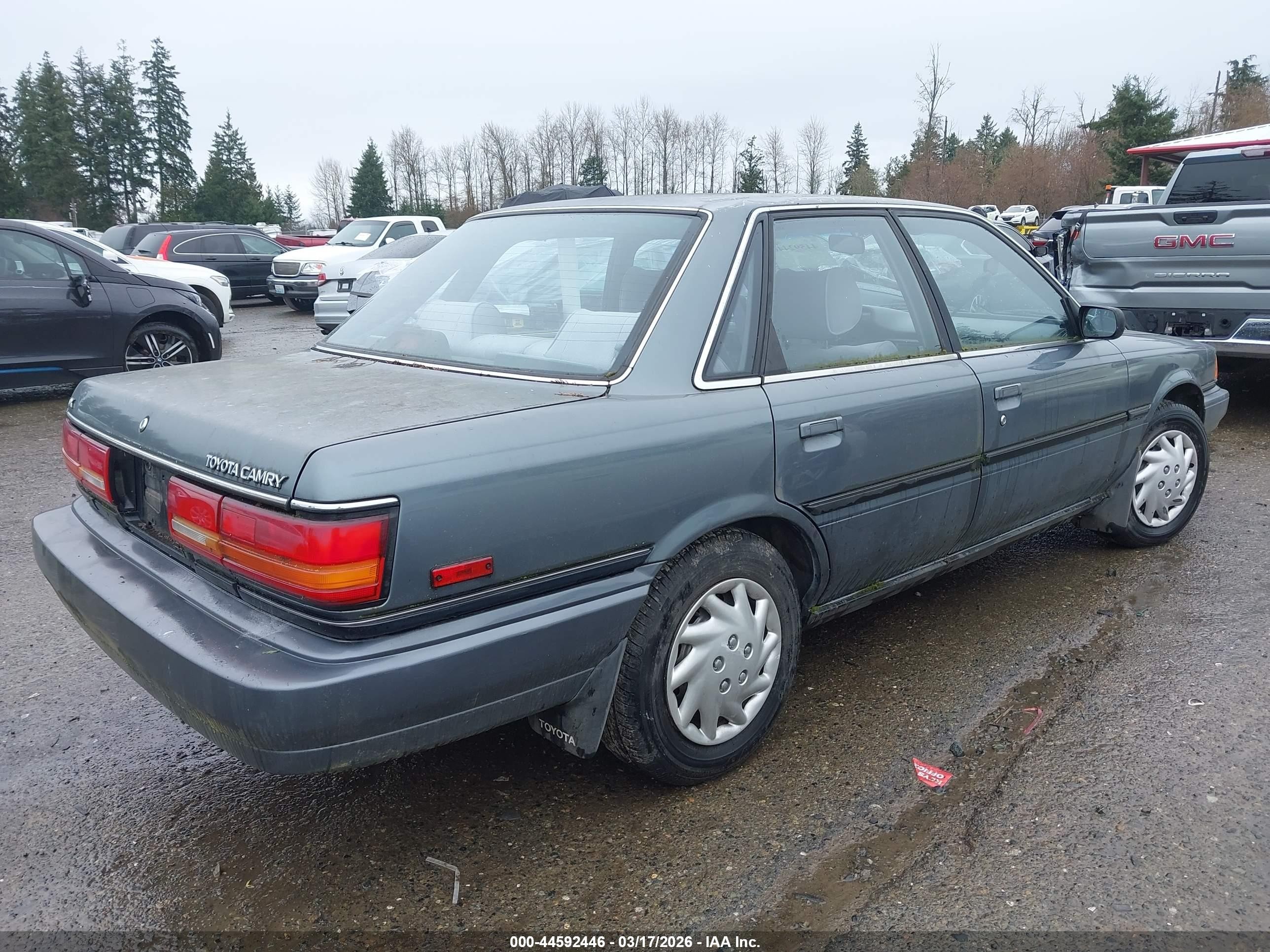 1991 Toyota Camry Dlx Light Blue vin: JT2SV21E3M3464977